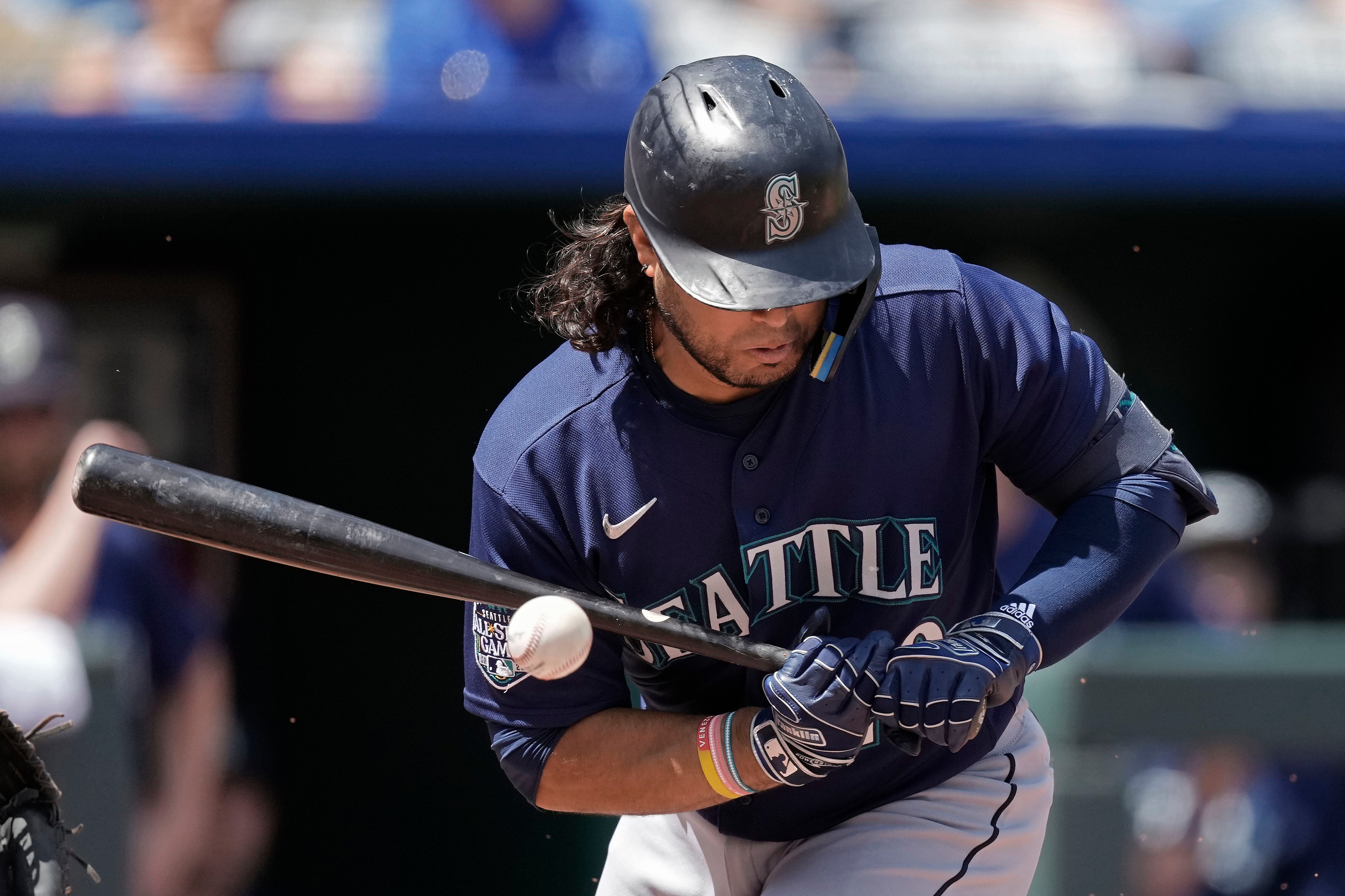 Rodriguez has 5 hits, 5 RBIs and go-ahead 3-run shot in the eighth as  Mariners beat Royals