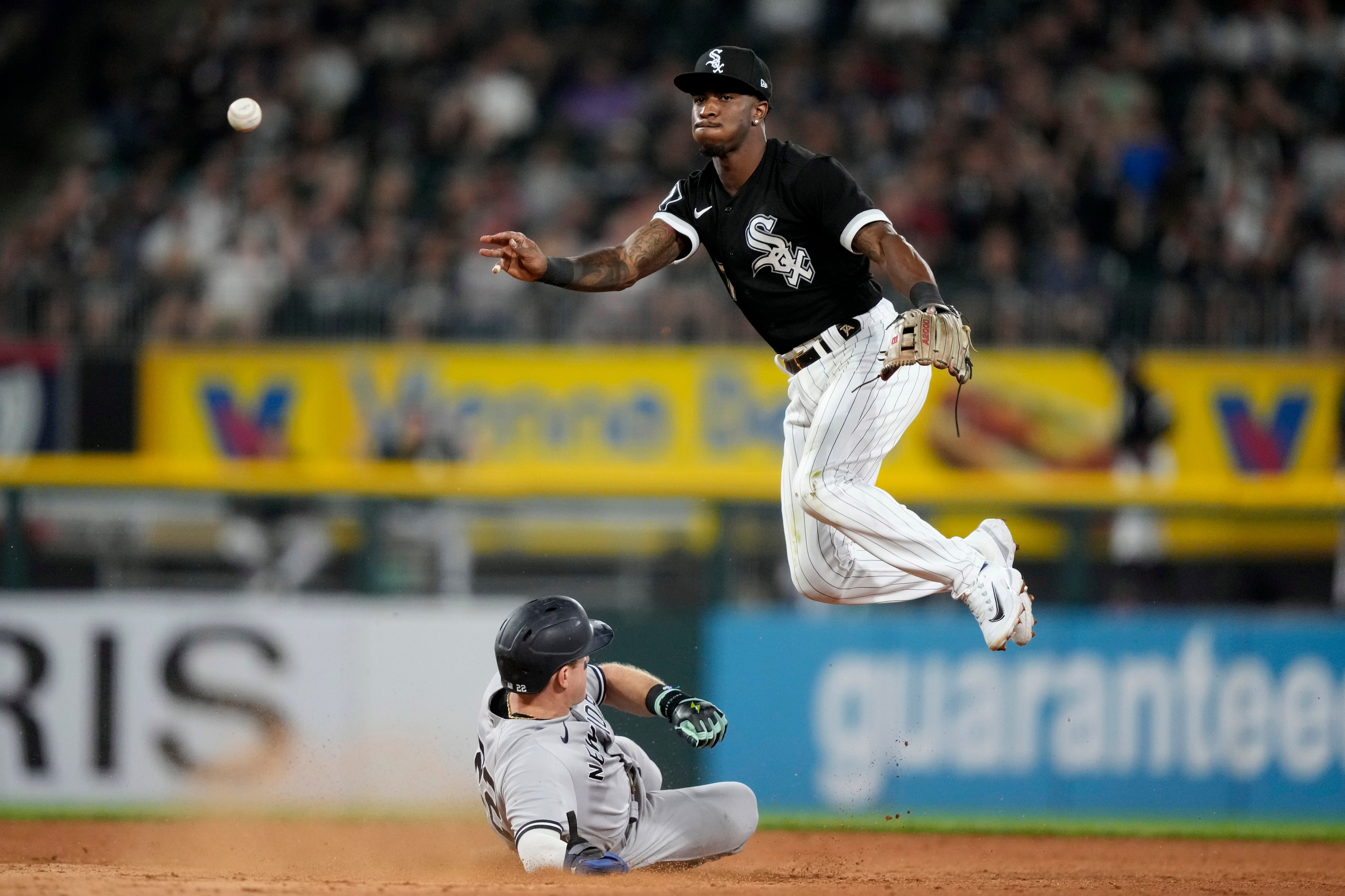 Jose Ramirez fight with Tim Anderson pauses Guardians vs. White Sox