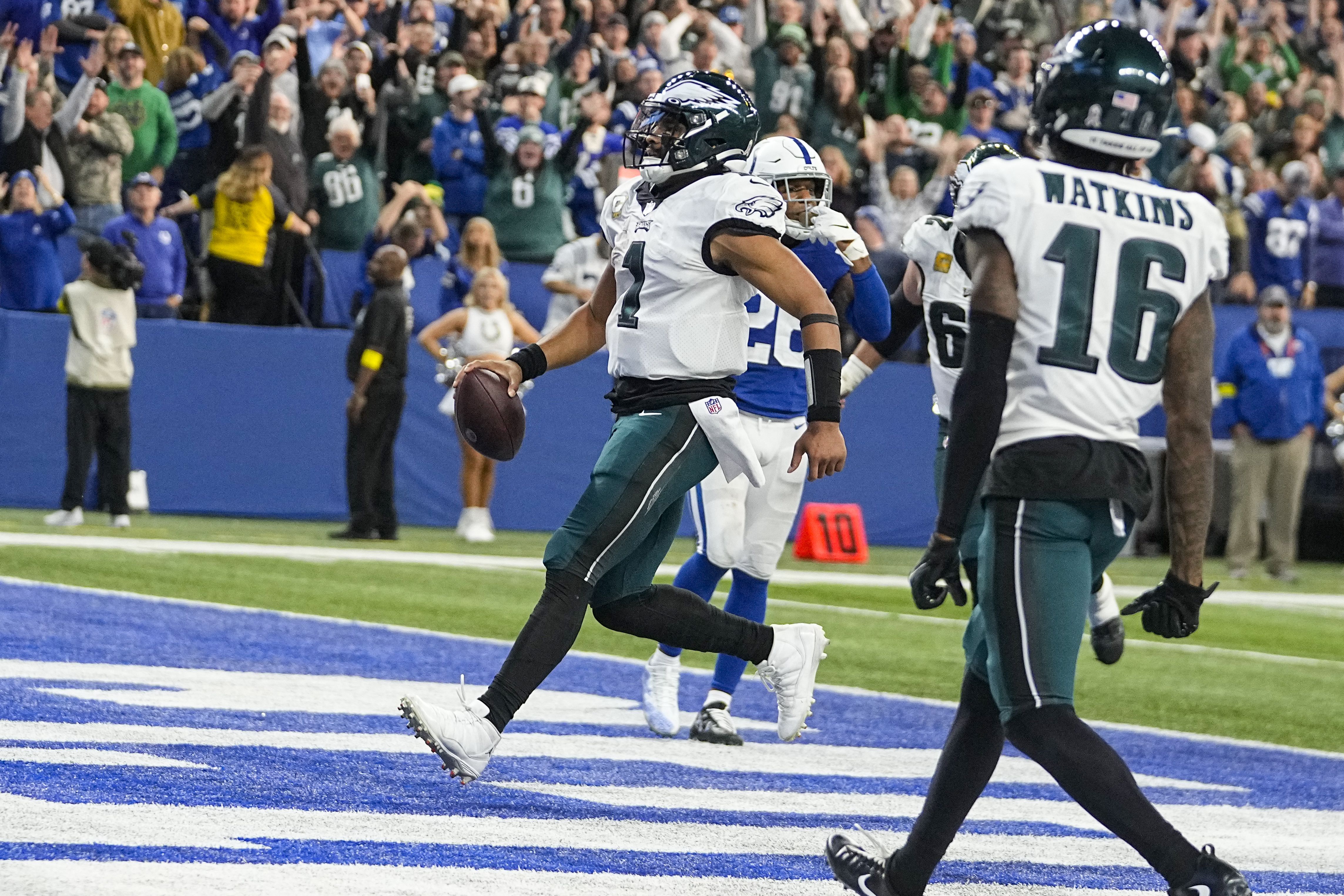 Eagles QB Jalen Hurts makes NFL history vs. Packers defense in first half