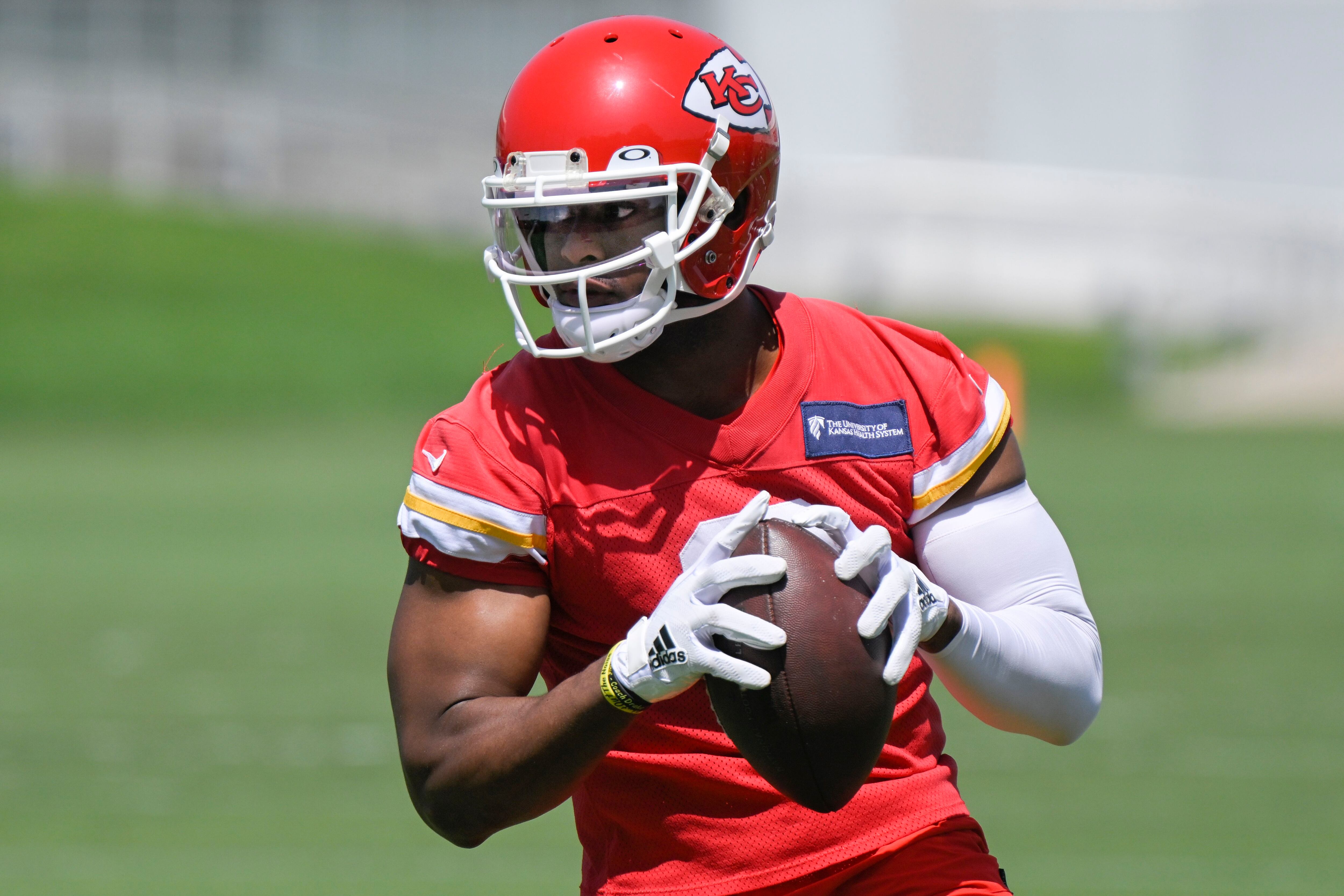 Chiefs Expected To Tag Orlando Brown Jr. Again, Want To Re-Sign JuJu Smith- Schuster