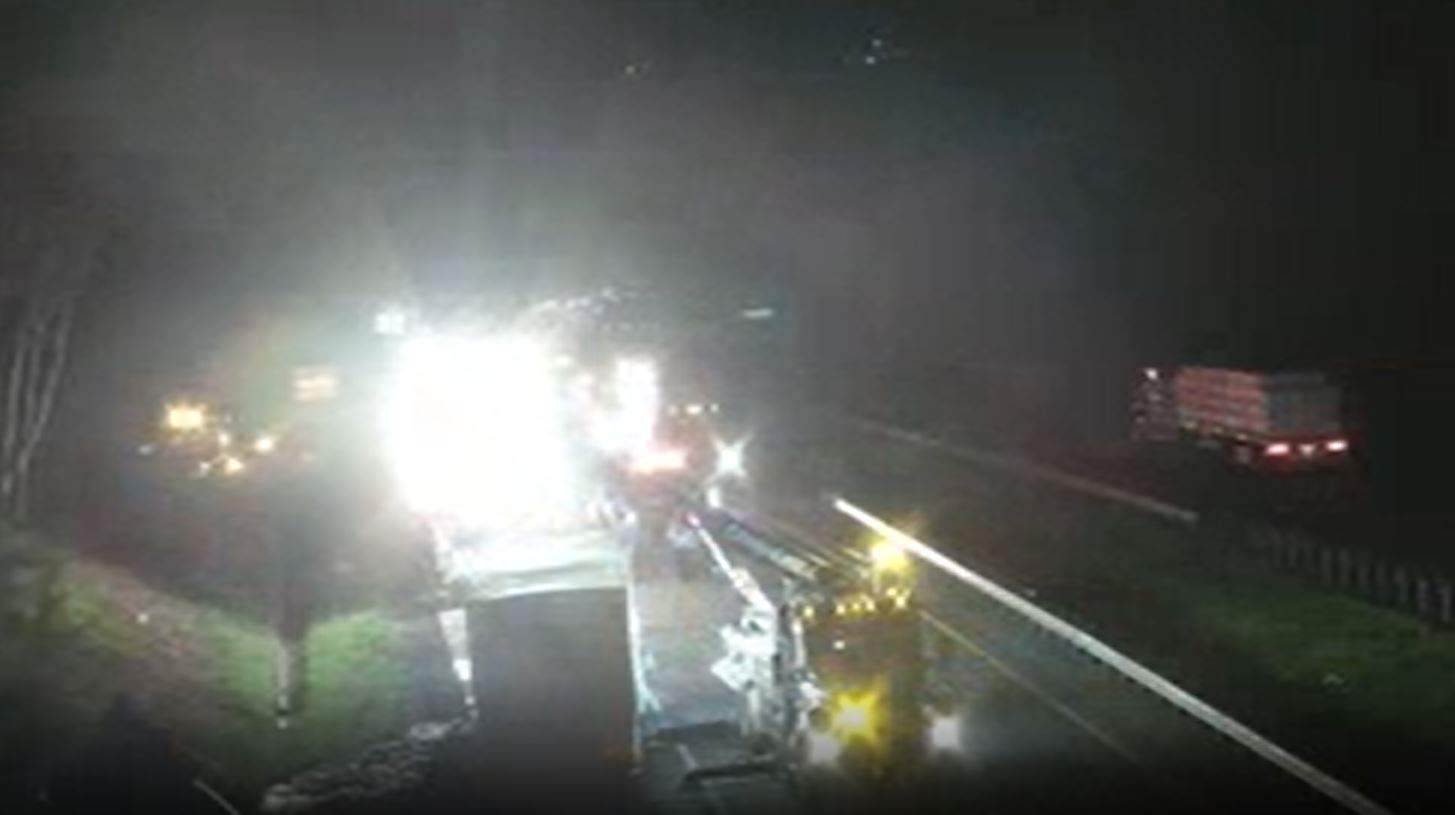 Car fire on I-81 South in Pulaski County cleared