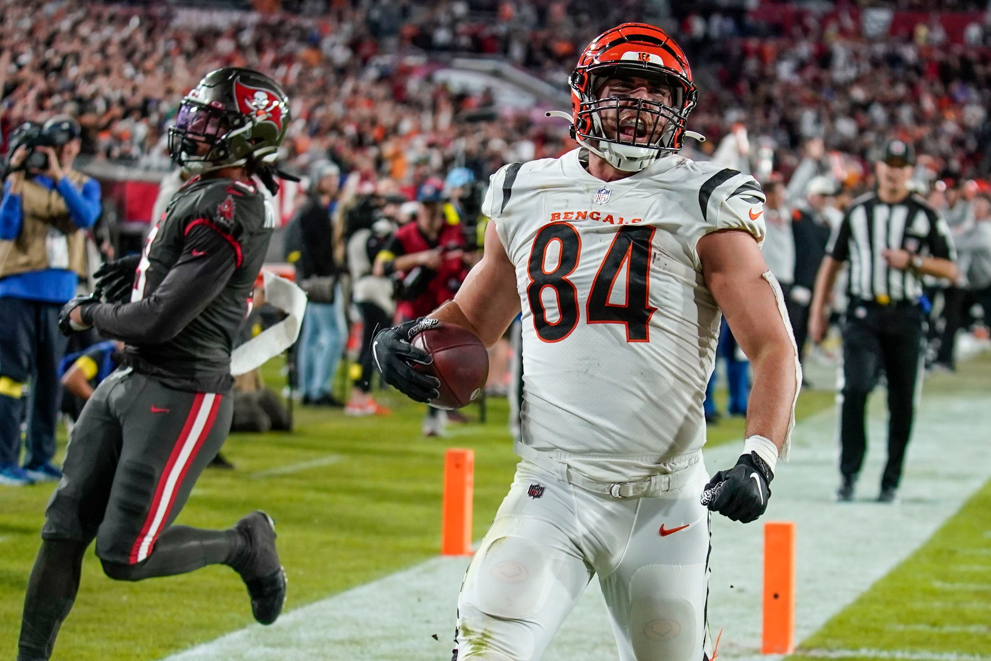 Burrow throws for 4 TDs, Bengals rally past Buccaneers 34-23