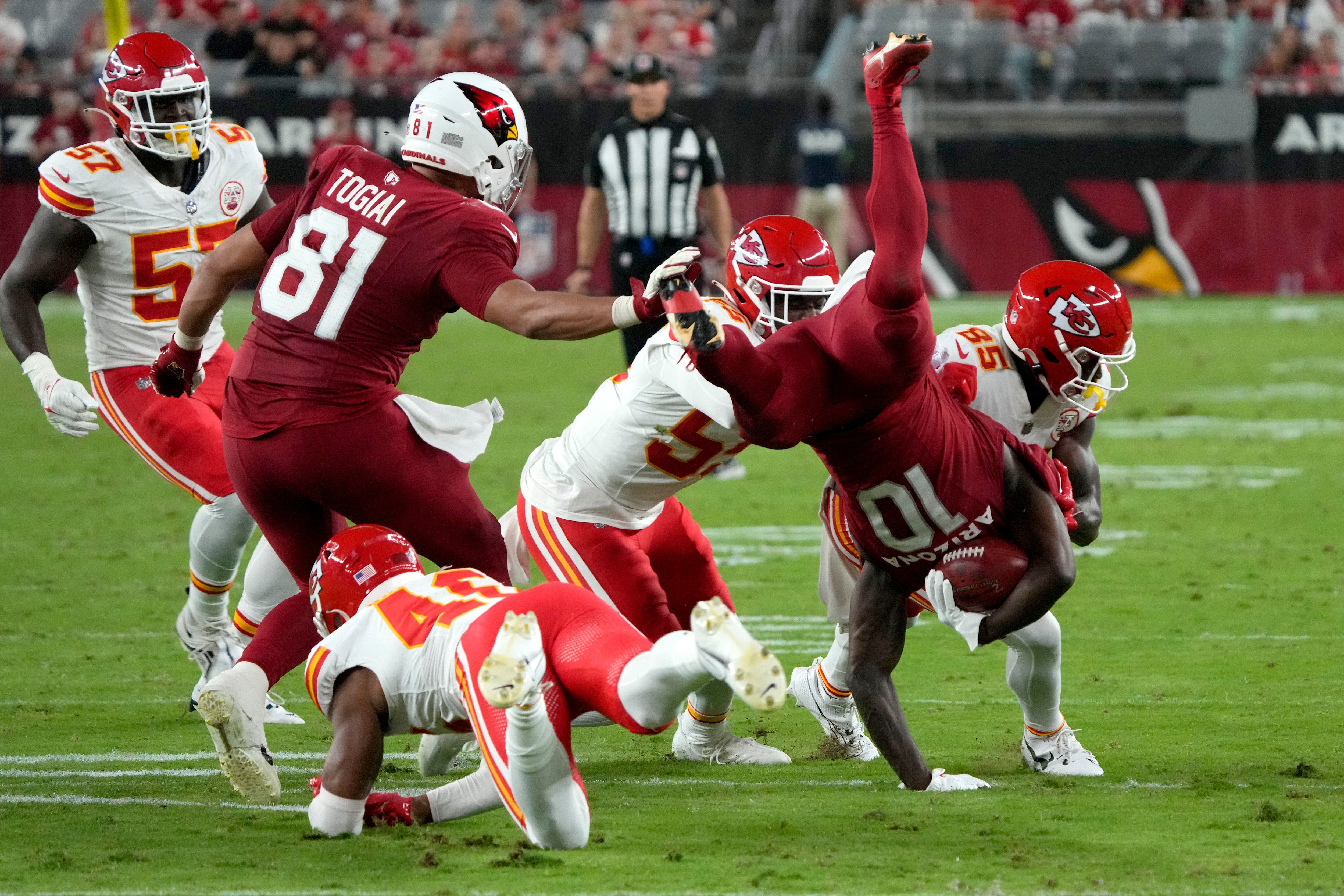 Mahomes throws a touchdown pass as Chiefs roll to preseason win over  Cardinals