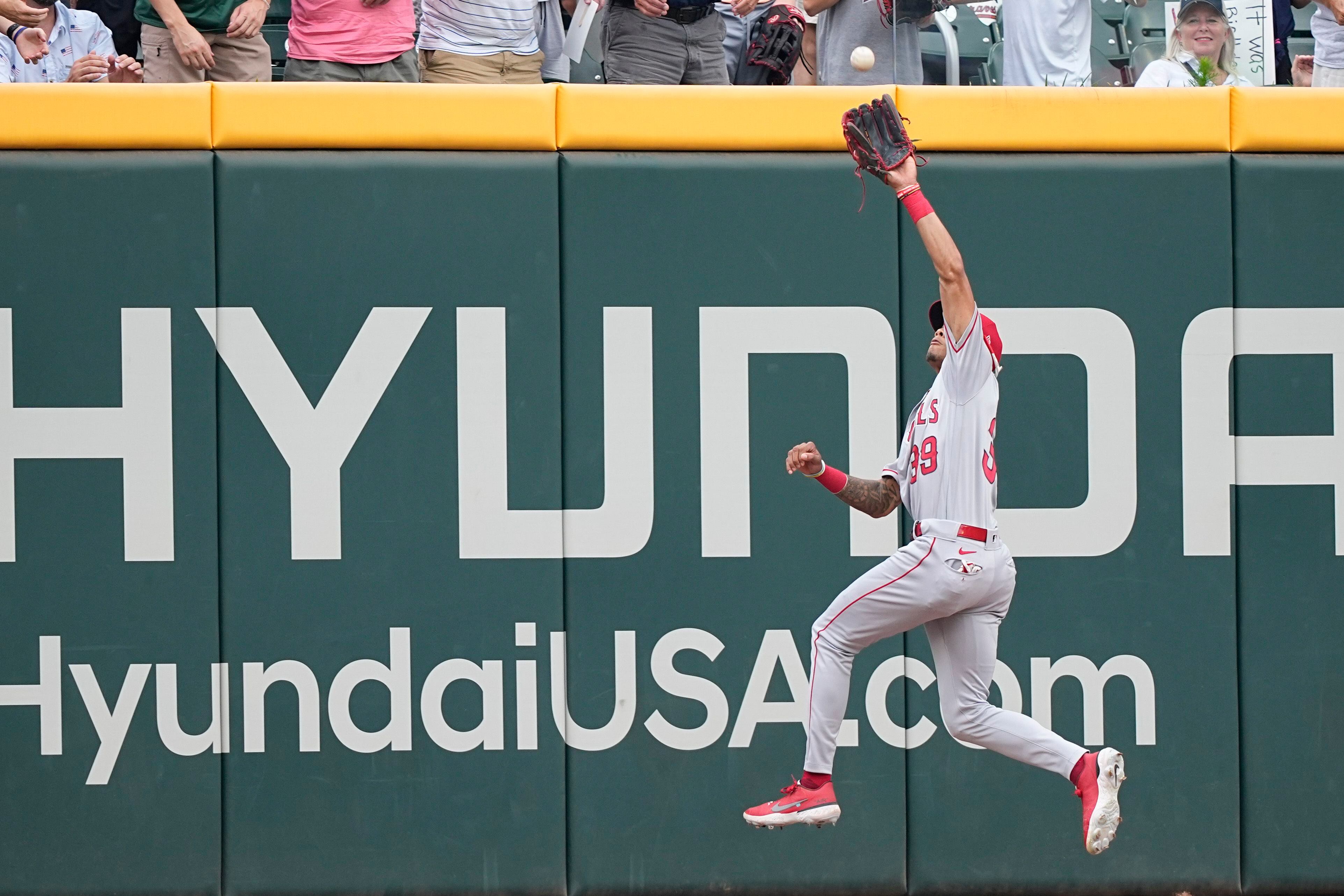 Arcia's hit in the 12th lifts Twins over Angels 3-2