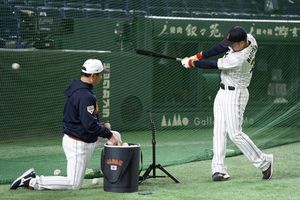 How Lars Nootbaar -- and his celebration -- became a sensation for Japan in  2023 World Baseball Classic 