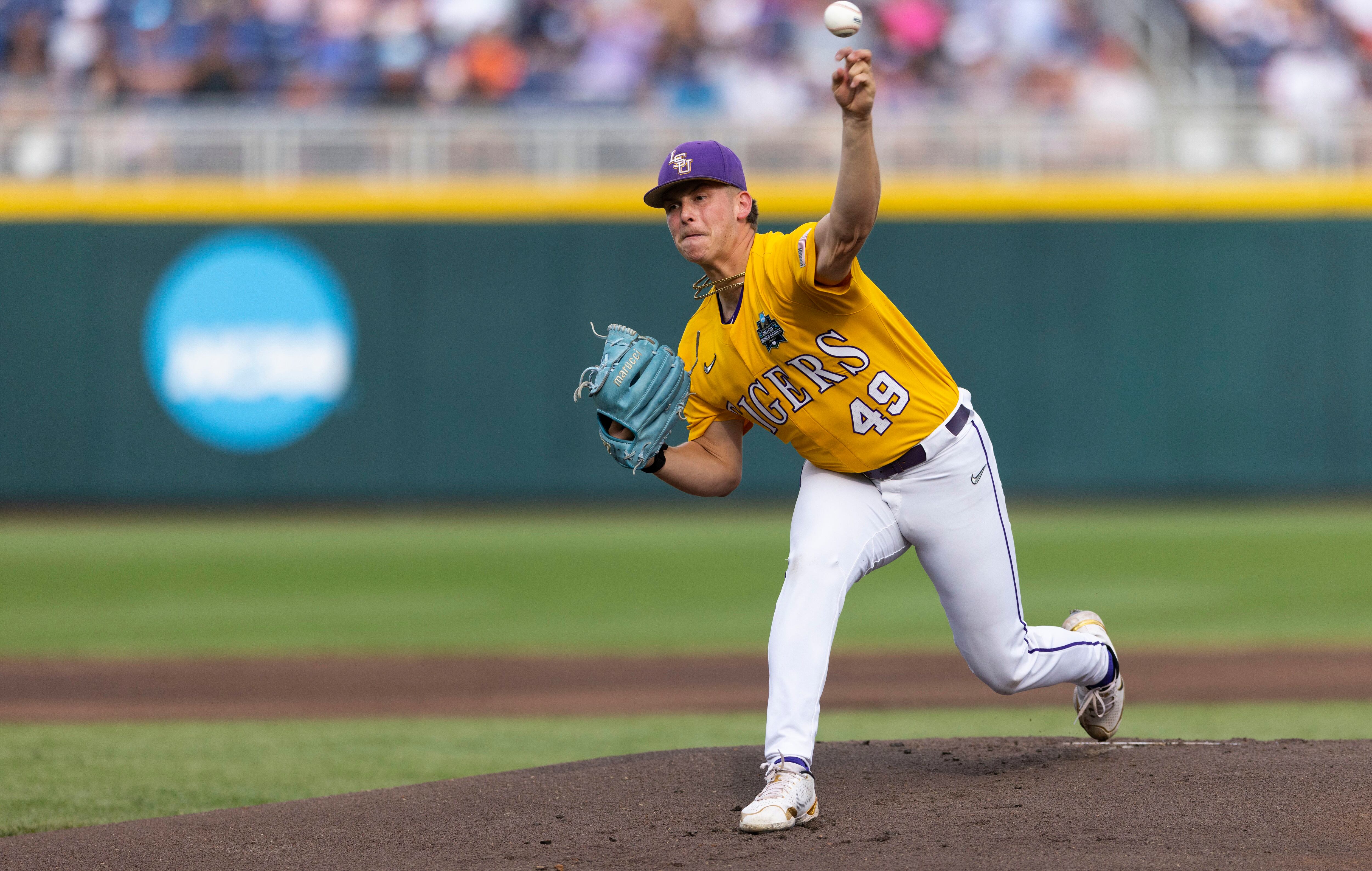 LSU Baseball on X: End 1  Dylan ties it up for the Tigers. ARK