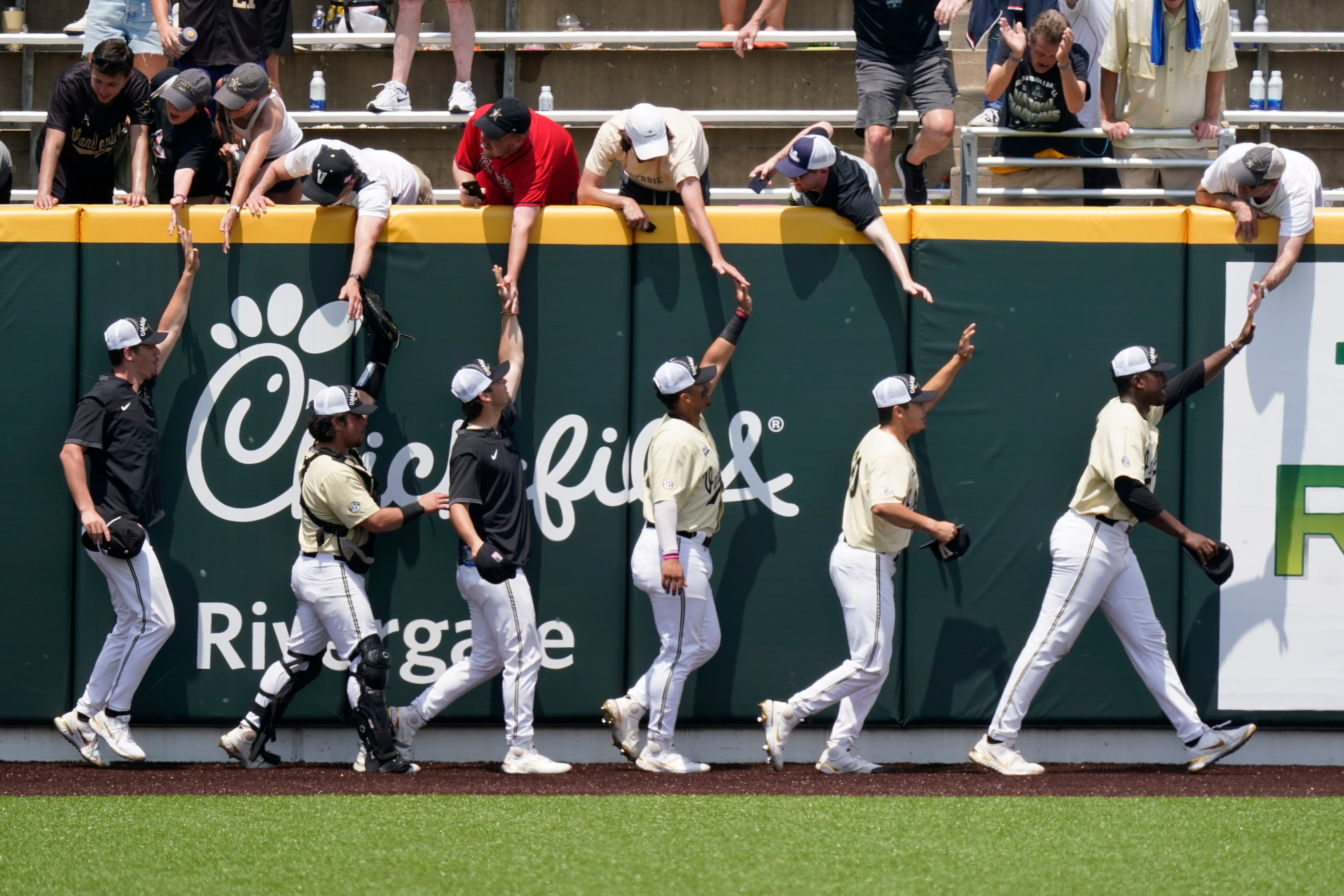 PHOTOS: No. 1 Tennessee baseball sweeps series at No. 5 Vanderbilt