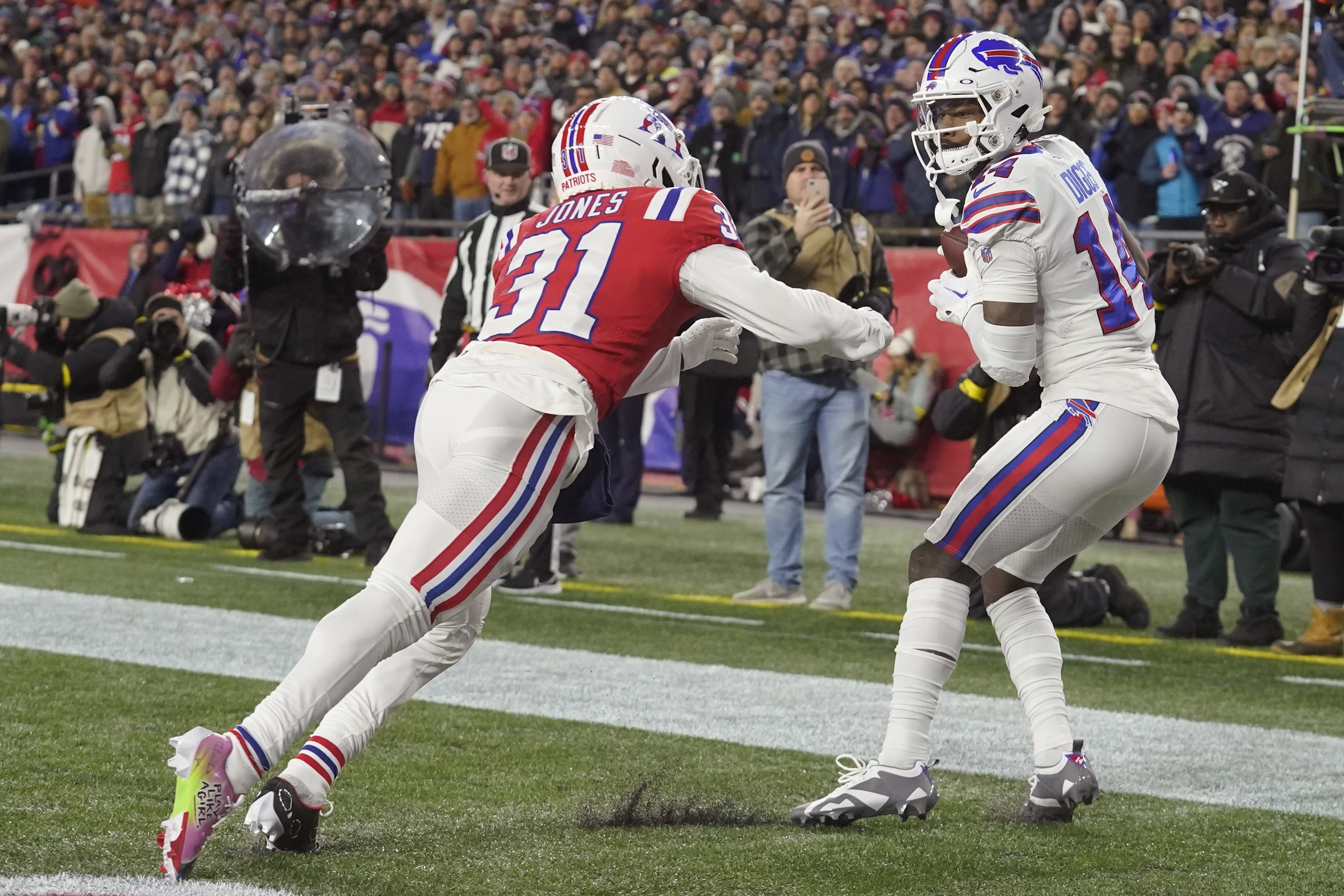 Josh Allen throws for 2 TDs, Bills beat Patriots 24-10