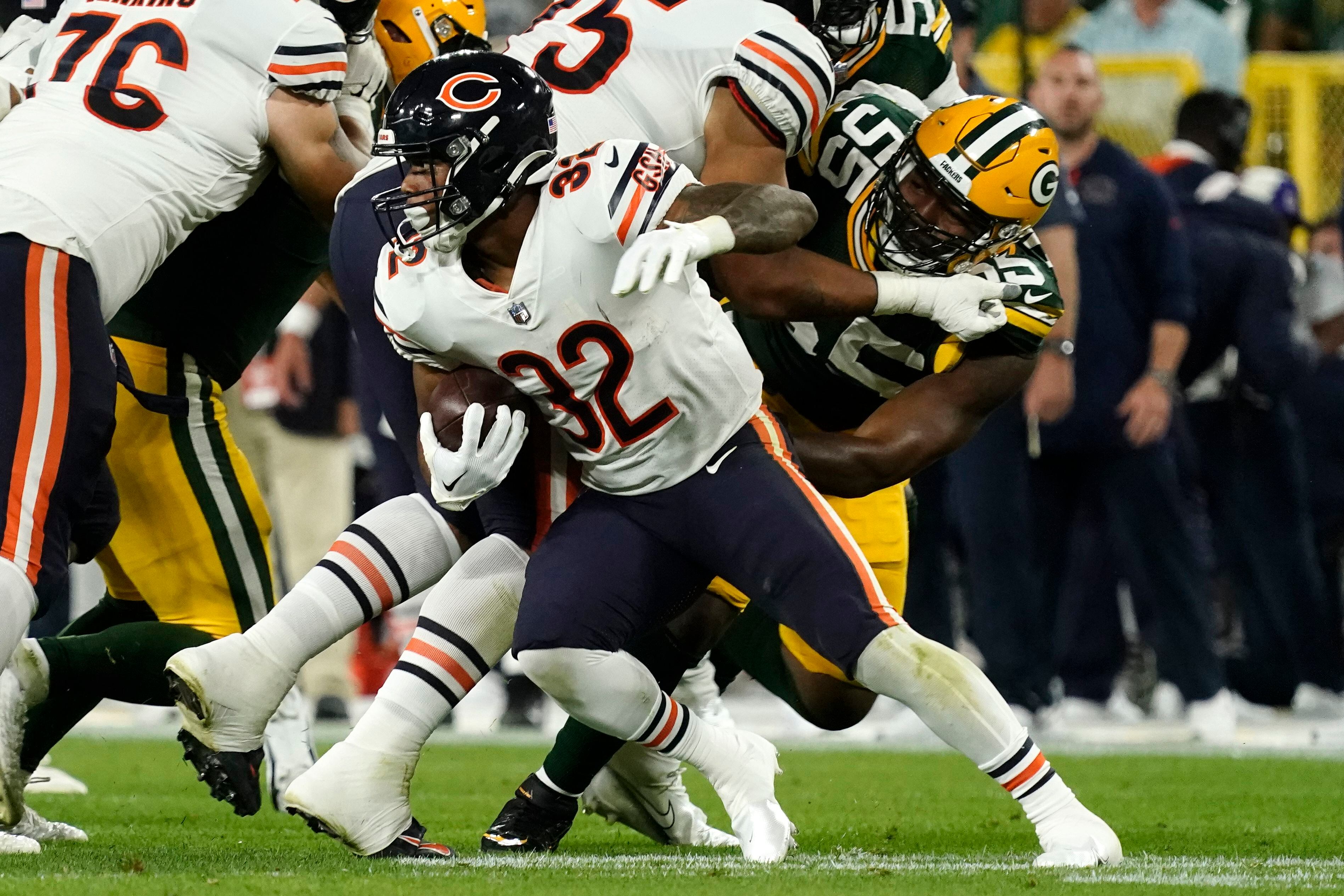 Rivalry game: Packers beat the Bears 27-10