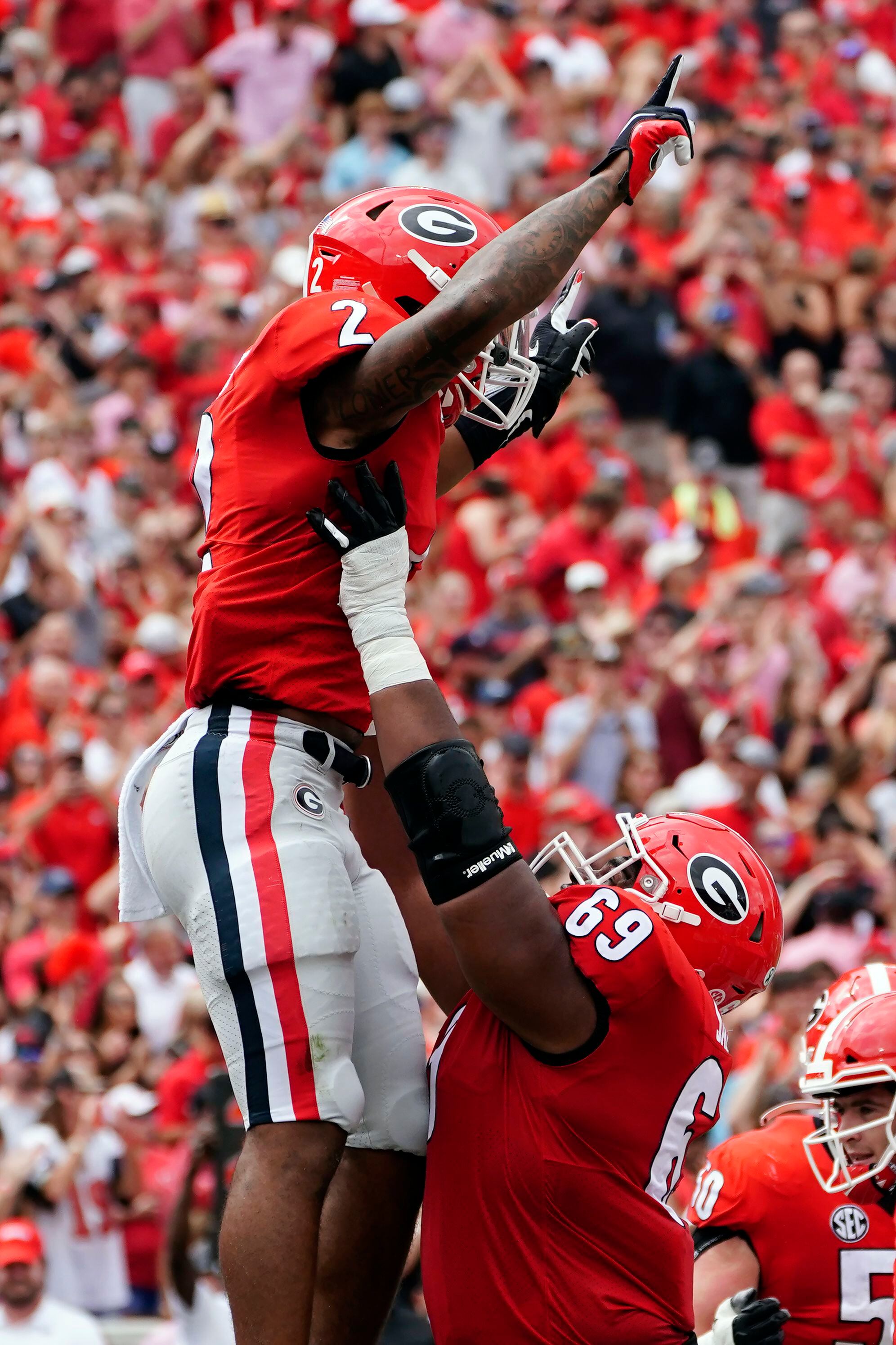 Daniels plays quarter as No. 2 Georgia dominates Vandy 62-0