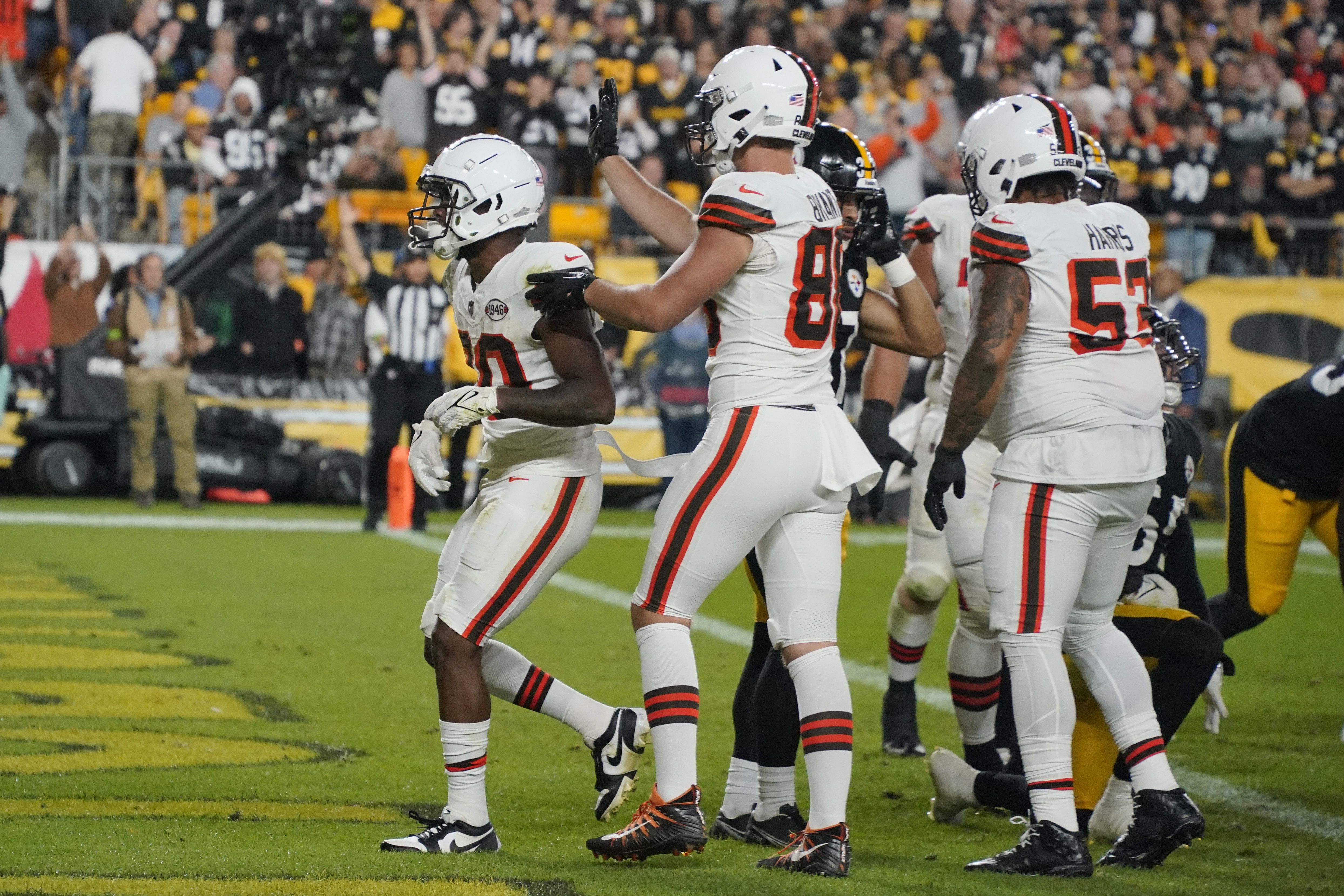 T.J. Watt's scoop-and-score lifts Steelers past Browns 26-22;Cleveland  loses Nick Chubb to injury