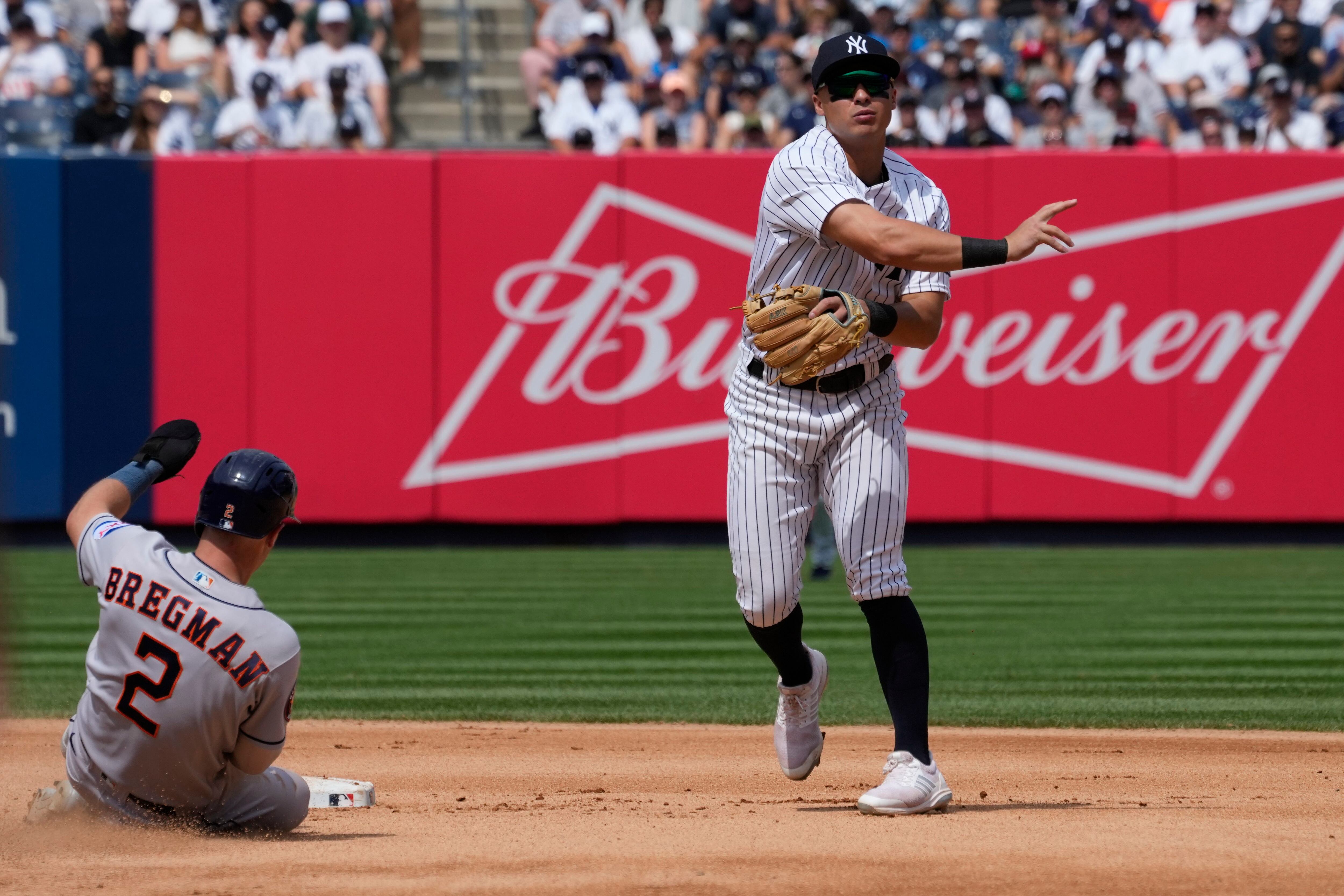 Giancarlo Stanton hits 200th career home run