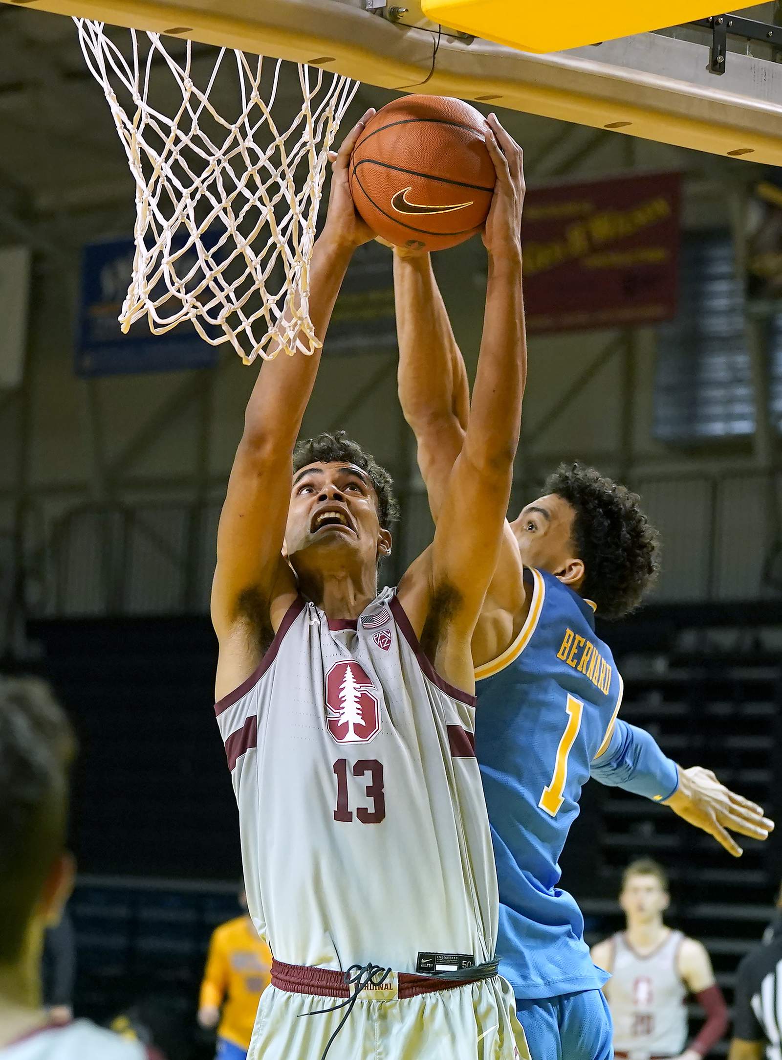 Washington State builds 23-point lead, holds on to beat UCLA 81-73