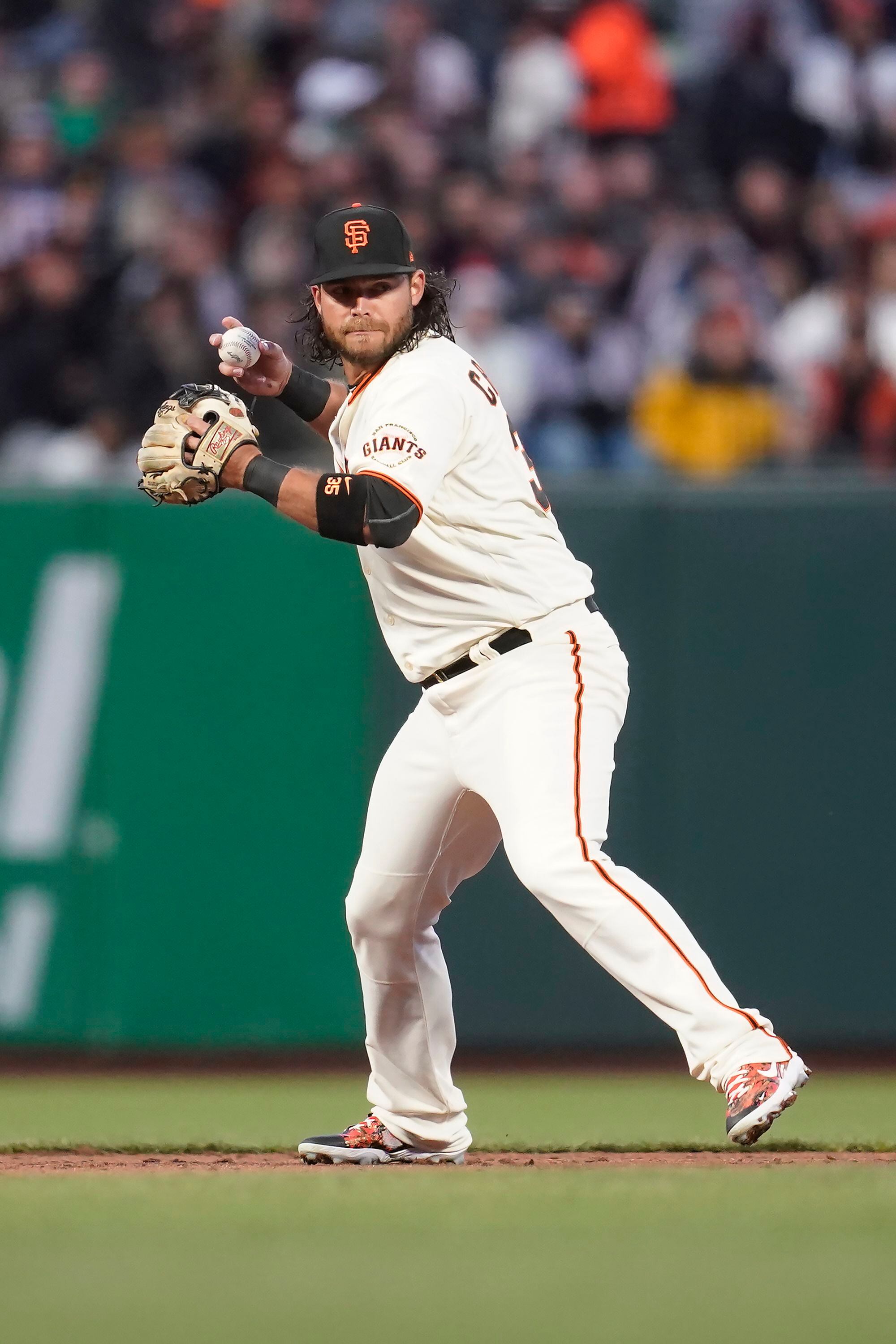 Giants' Brandon Crawford put on injured list with left knee inflammation