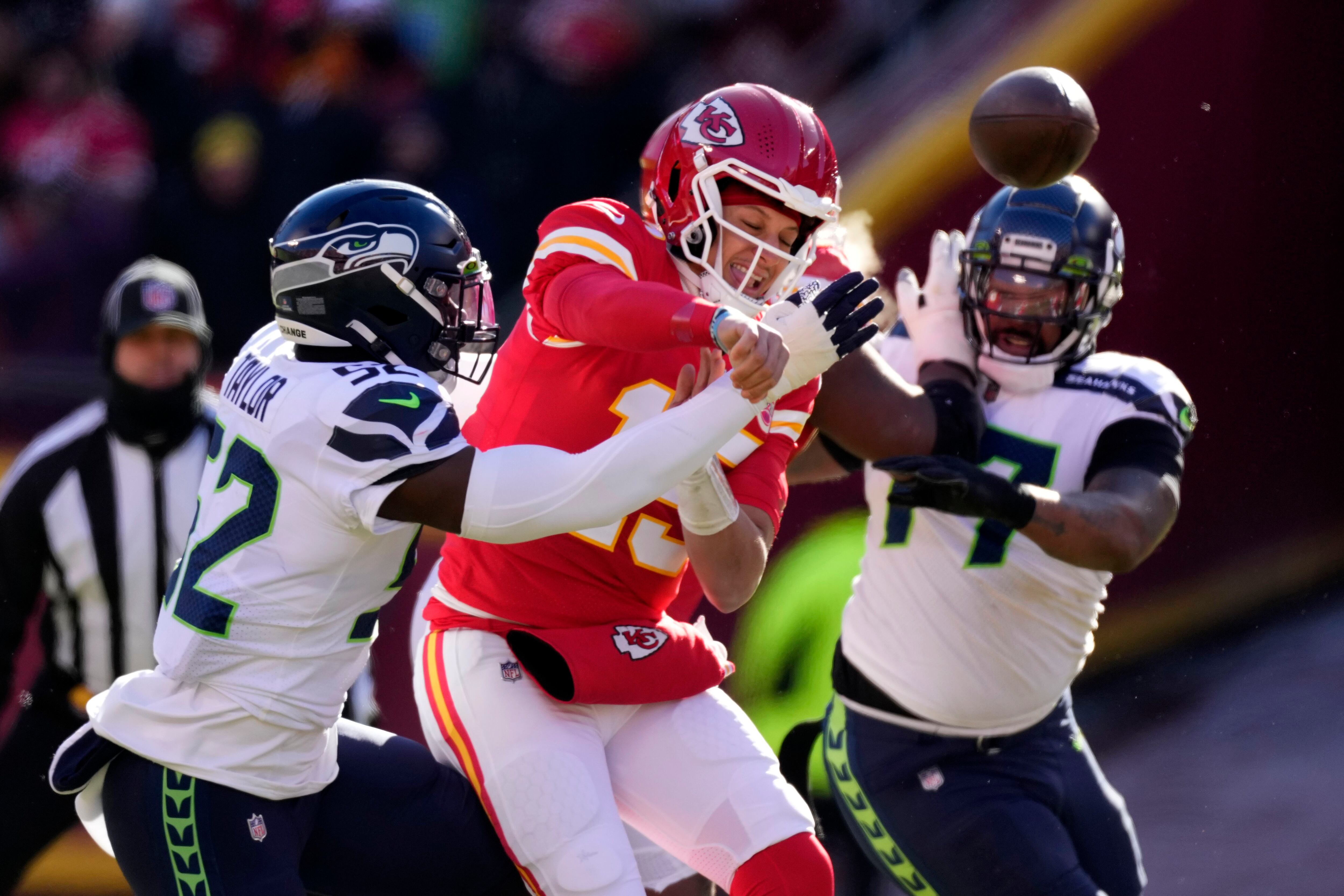 SEAHAWKS: Kansas City dumps sluggish Seattle 24-10