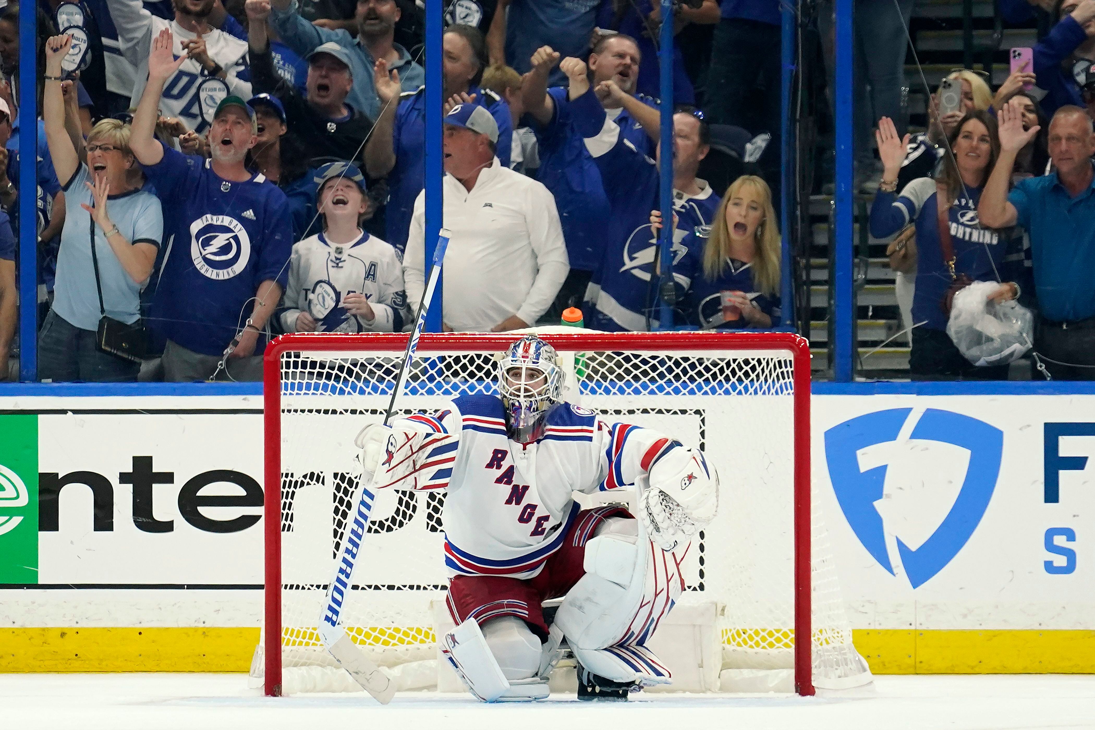 Palat scores late, Lightning beat Rangers 3-2 in Game 3