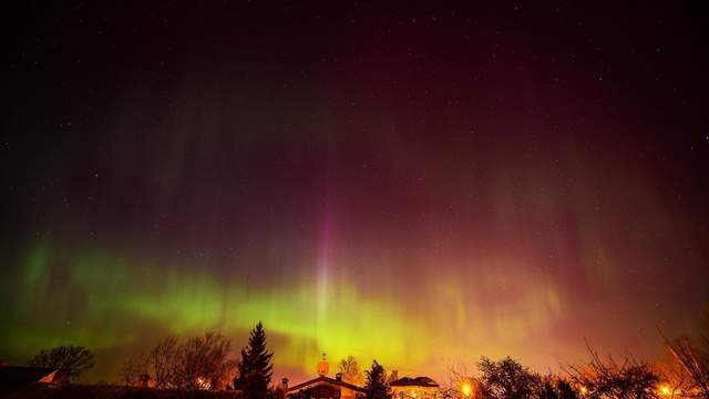 Northern Lights could be seen as far south as northern Virginia Monday night