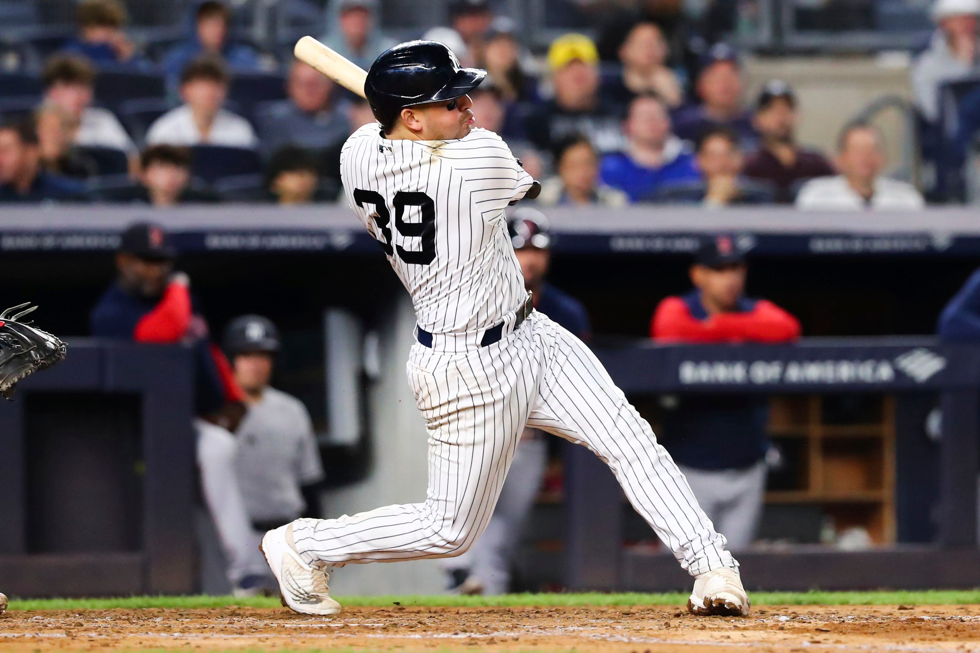 Yankee Stadium fan banned from MLB parks for hitting Verdugo, Ap