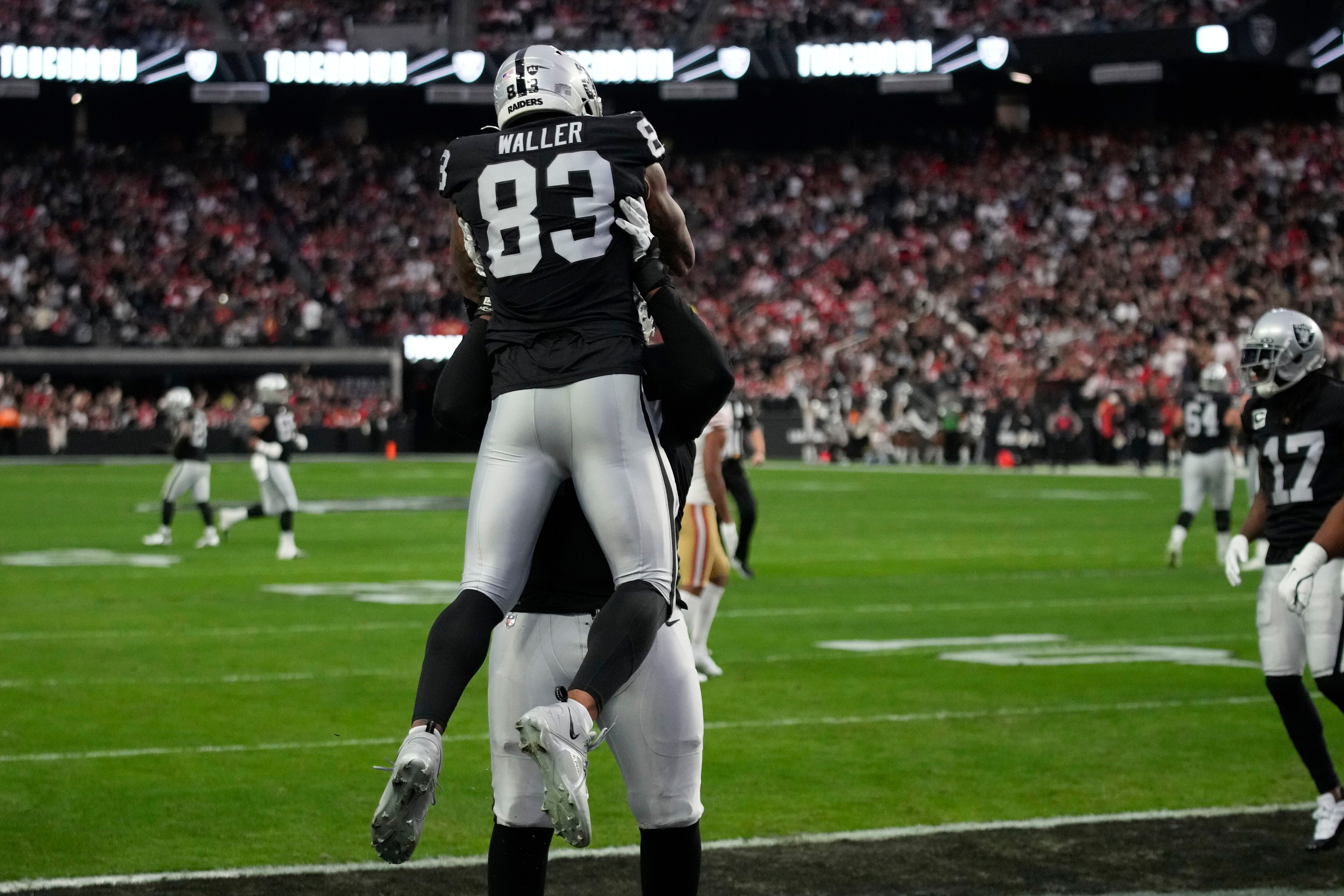 49ers edge Raiders 37-34 in OT for 9th consecutive win