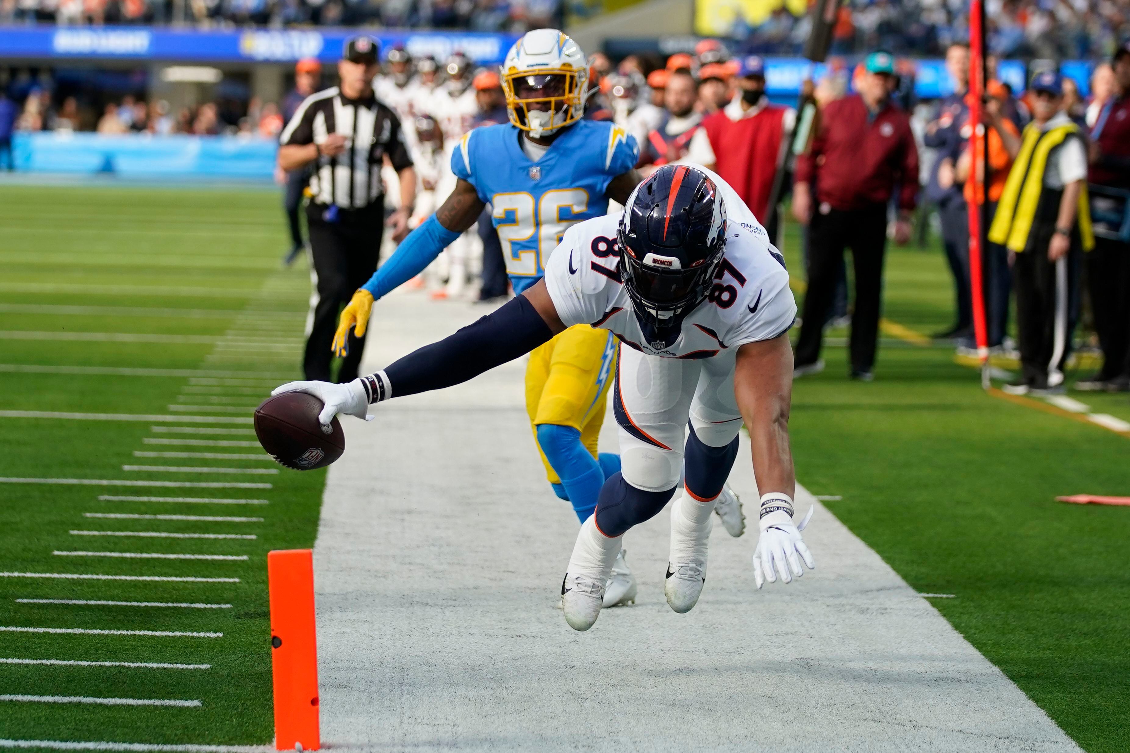 Watch: Jakobi Meyers breaks touchdown drought against Browns