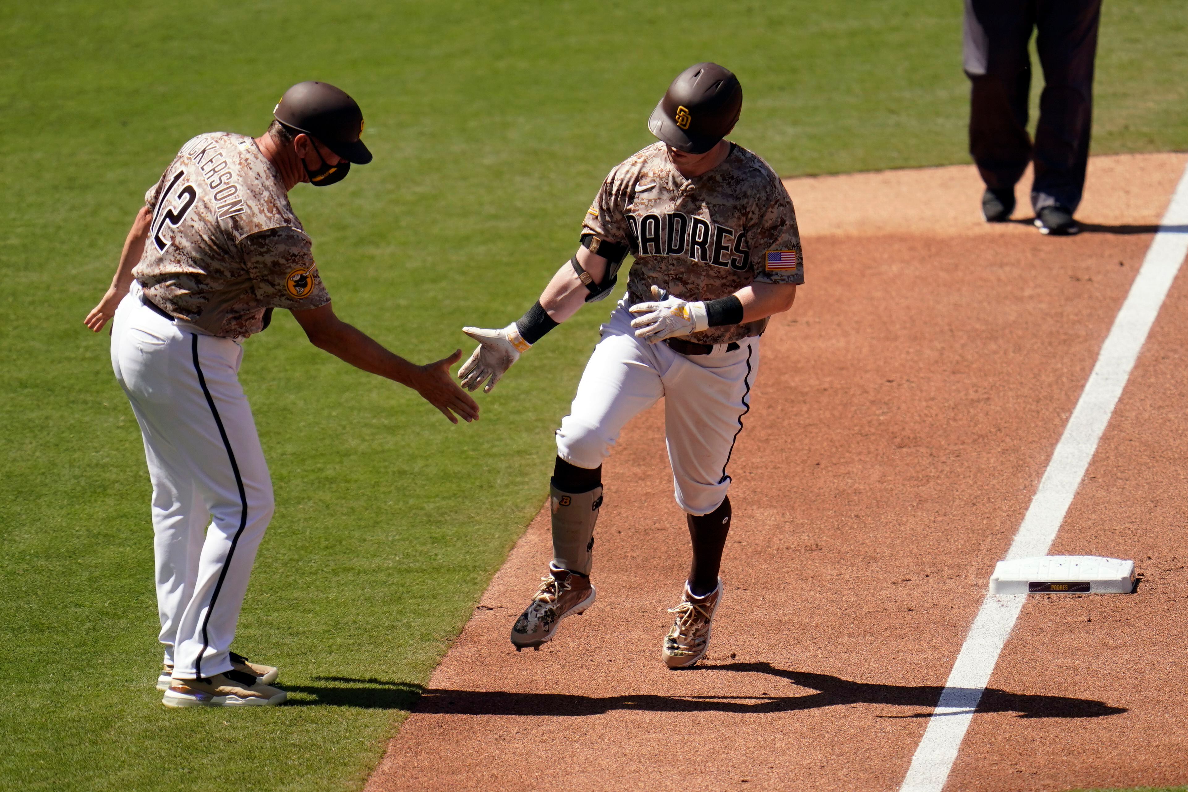 Jake Cronenworth's solo home run, 04/18/2021