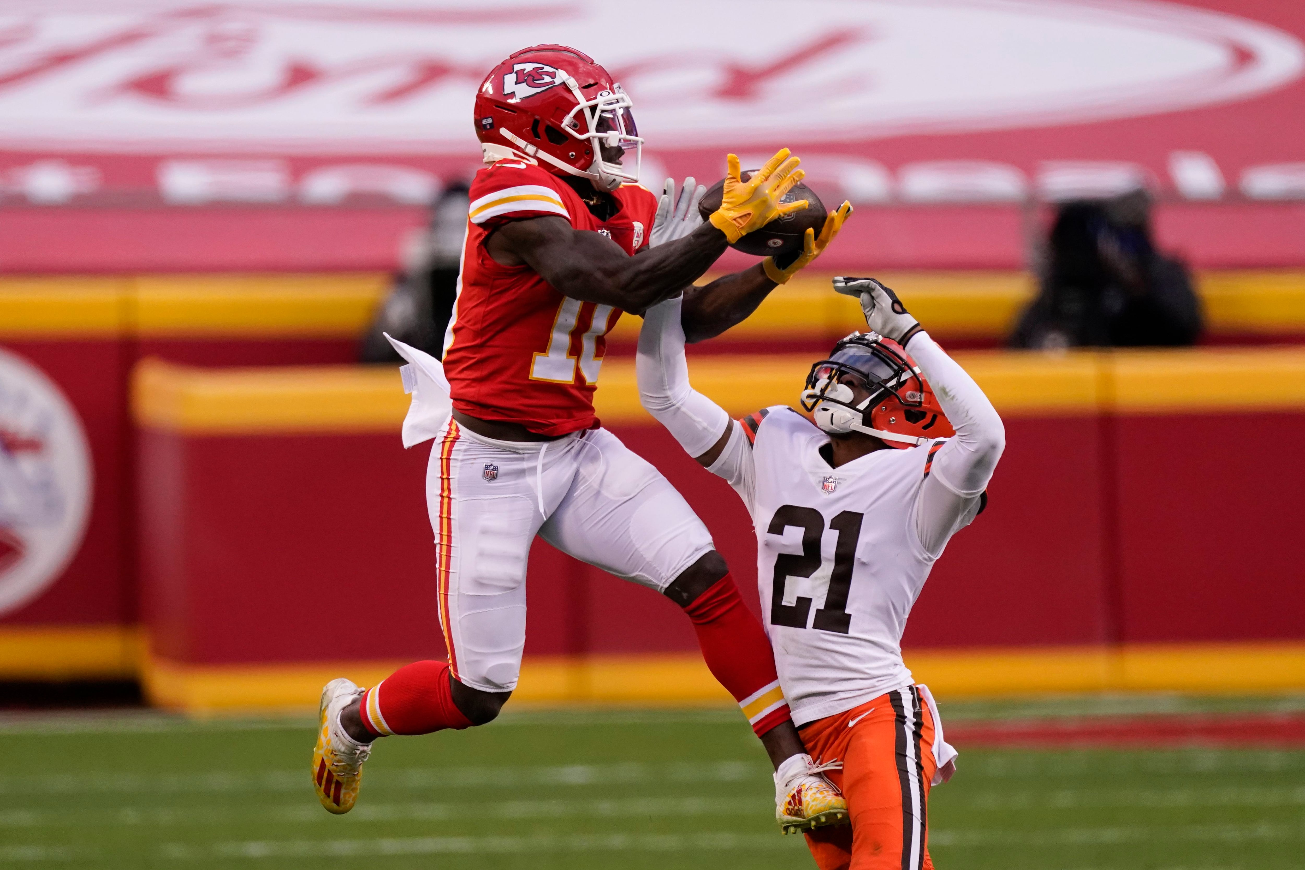 Tyreek Hill: Nobody in NFL can guard Chiefs WRs