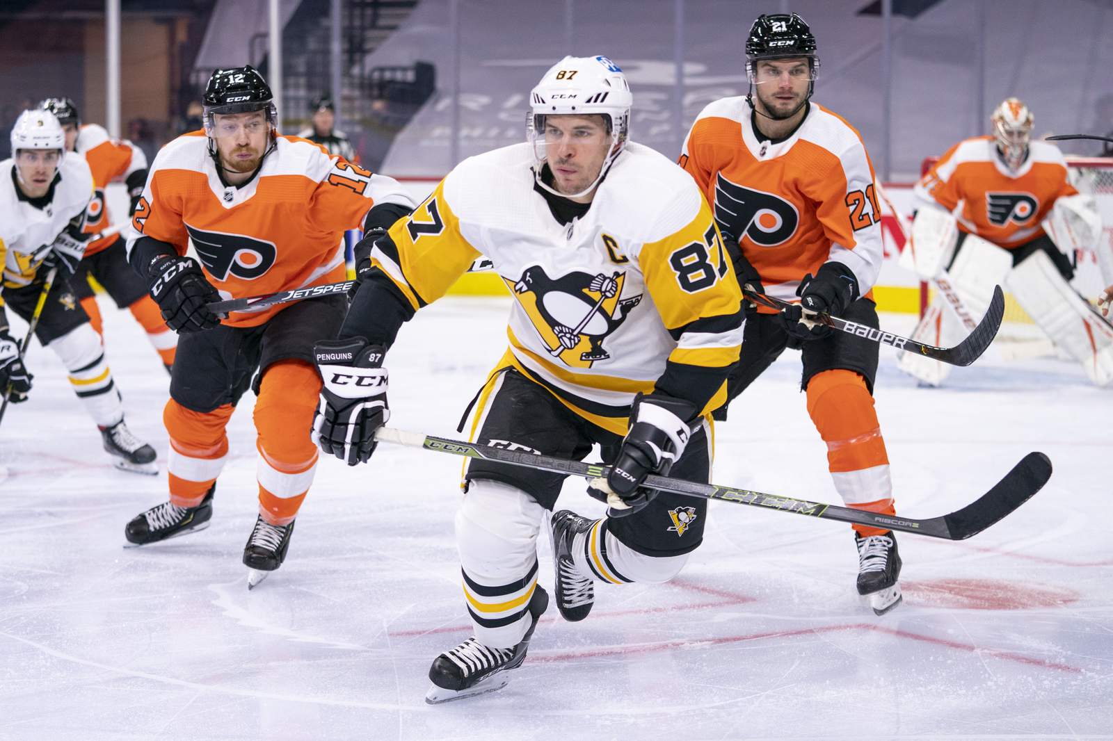 Jarome Iginla arrives in Pittsburgh, makes Penguins debut against New York  Islanders - The Hockey News
