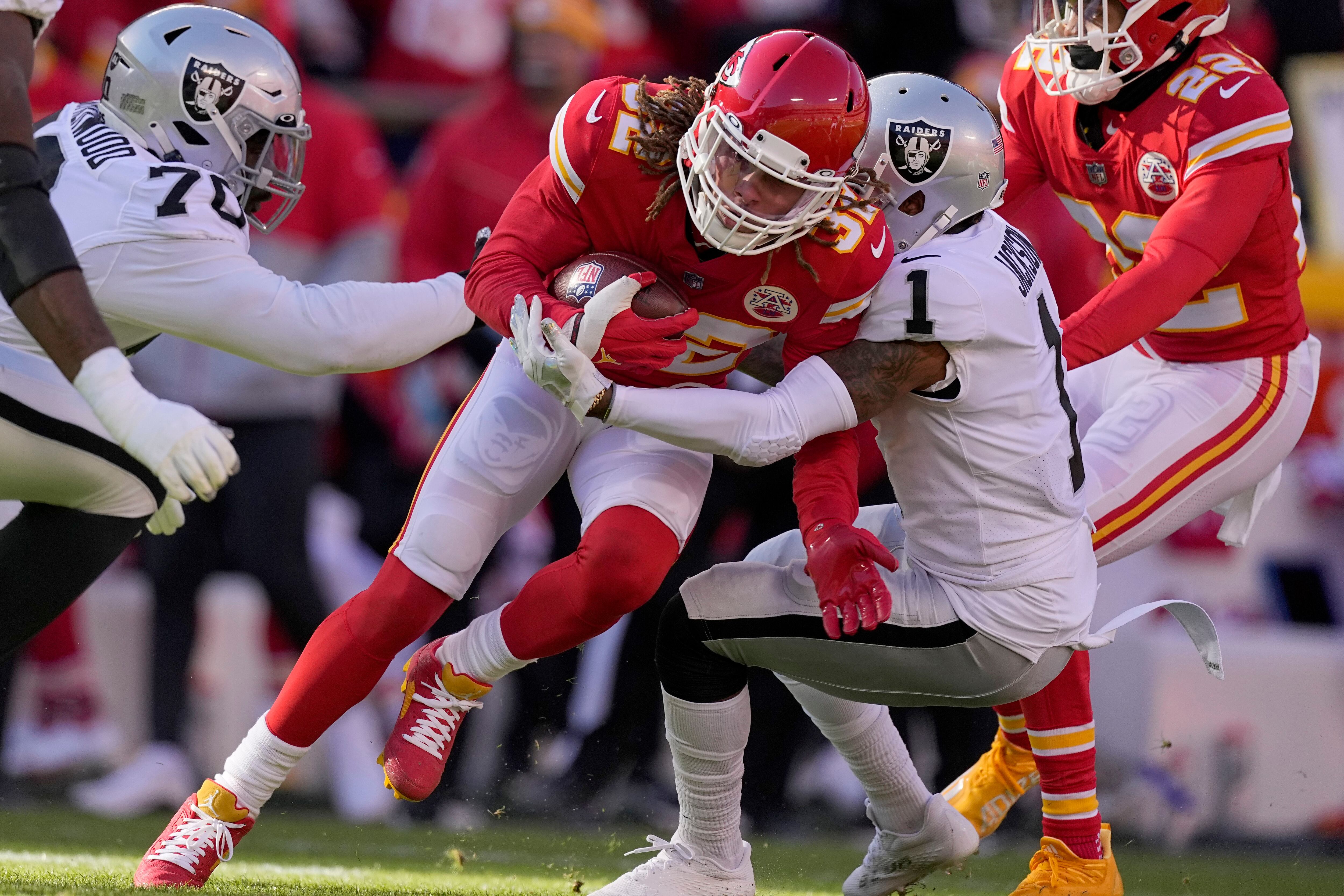 Raiders with 5 turnovers, get crushed by Chiefs 48-9