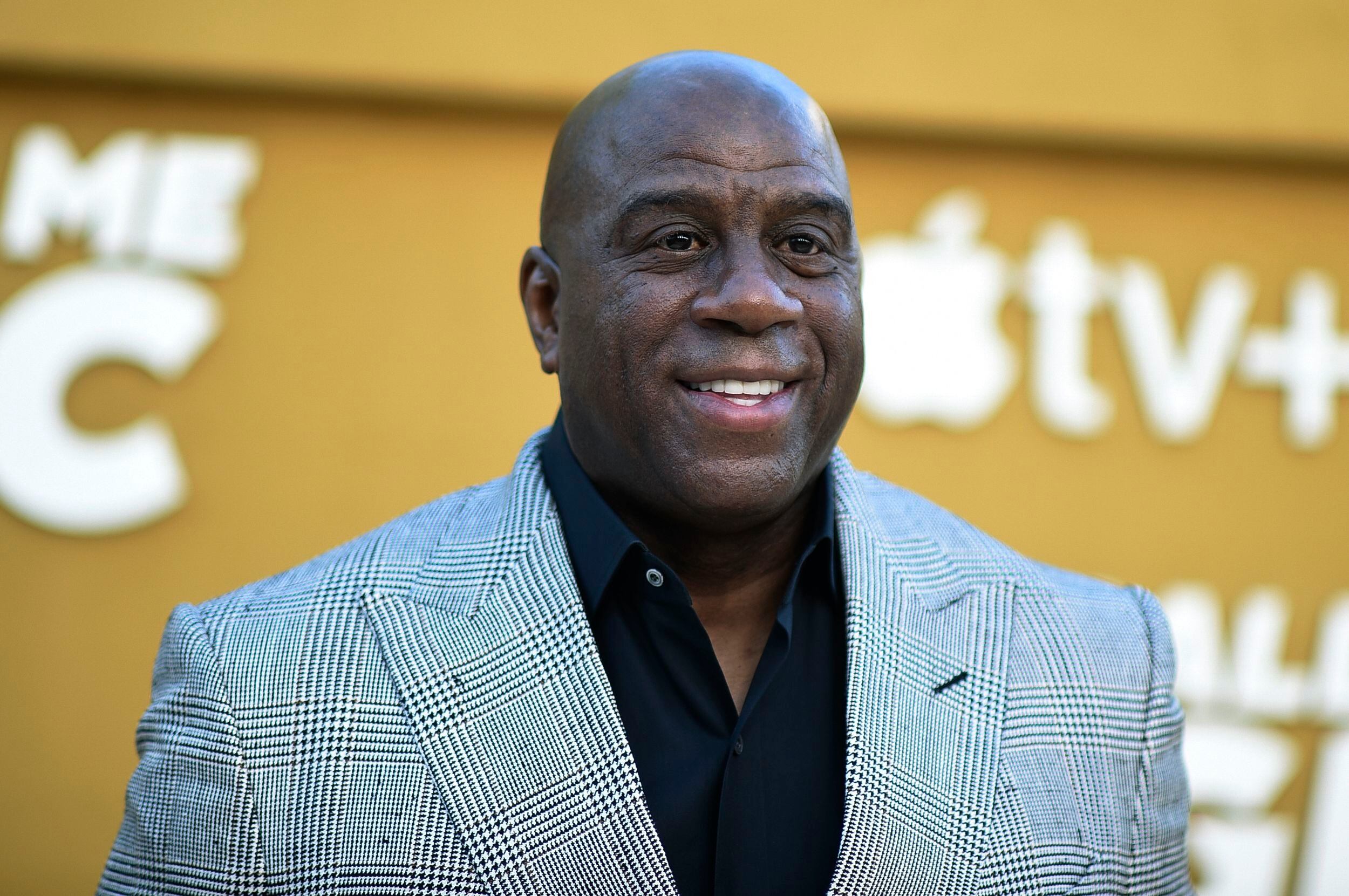 Josh Harris & Magic Johnson Bid $6B to Buy the Washington Commanders – Robb  Report