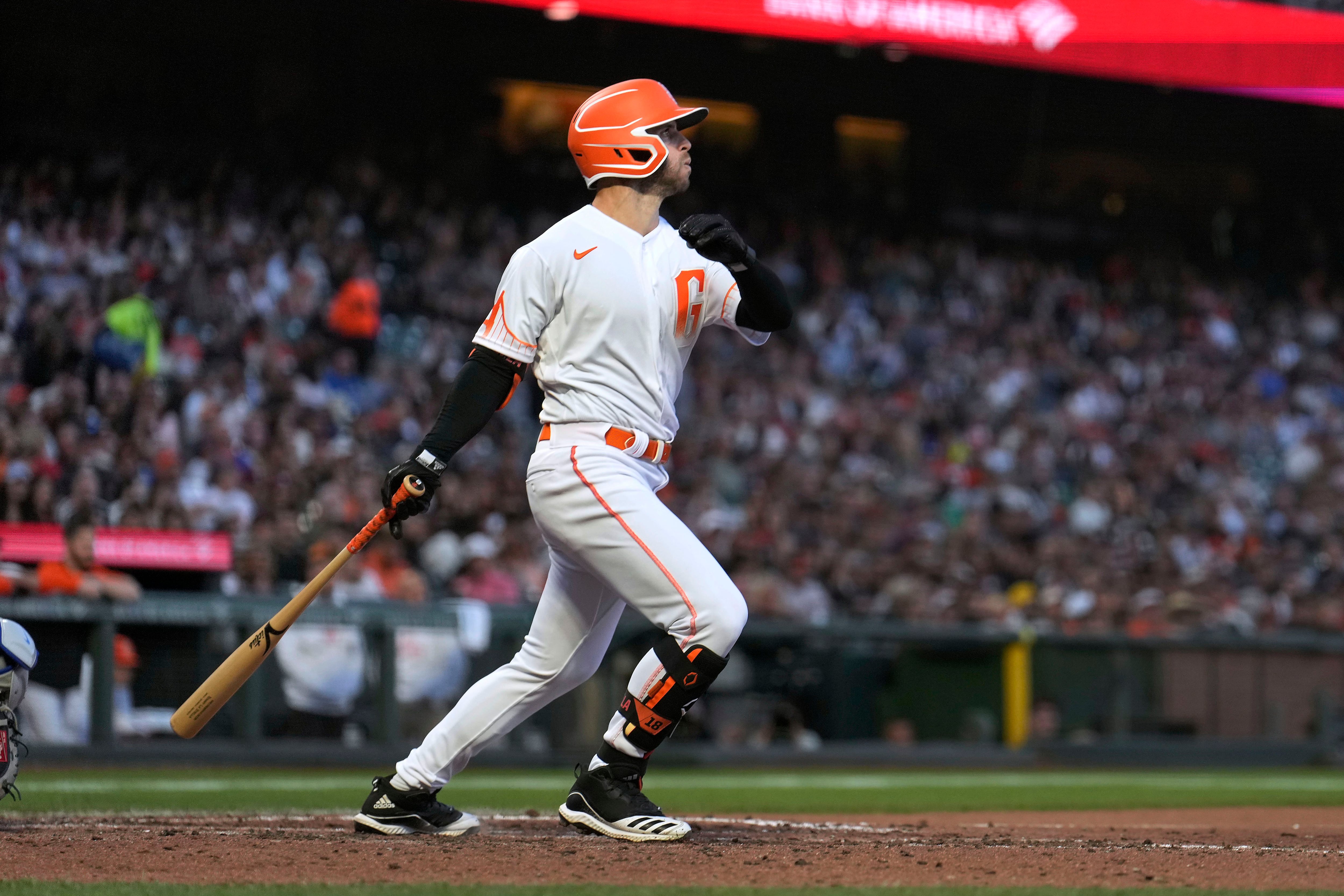 Pederson hits 3 HRs, drives in 8 as Giants stun Mets 13-12