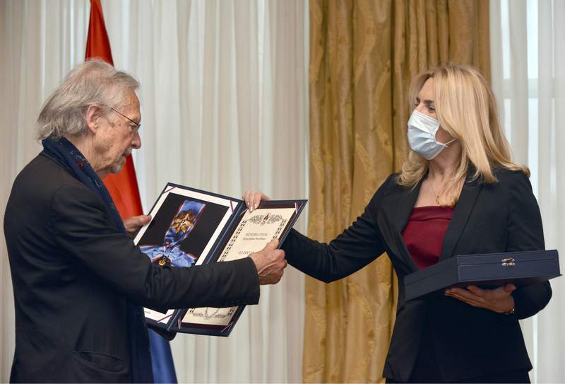 Bosnia Serbs honor controversial Nobel Literature winner