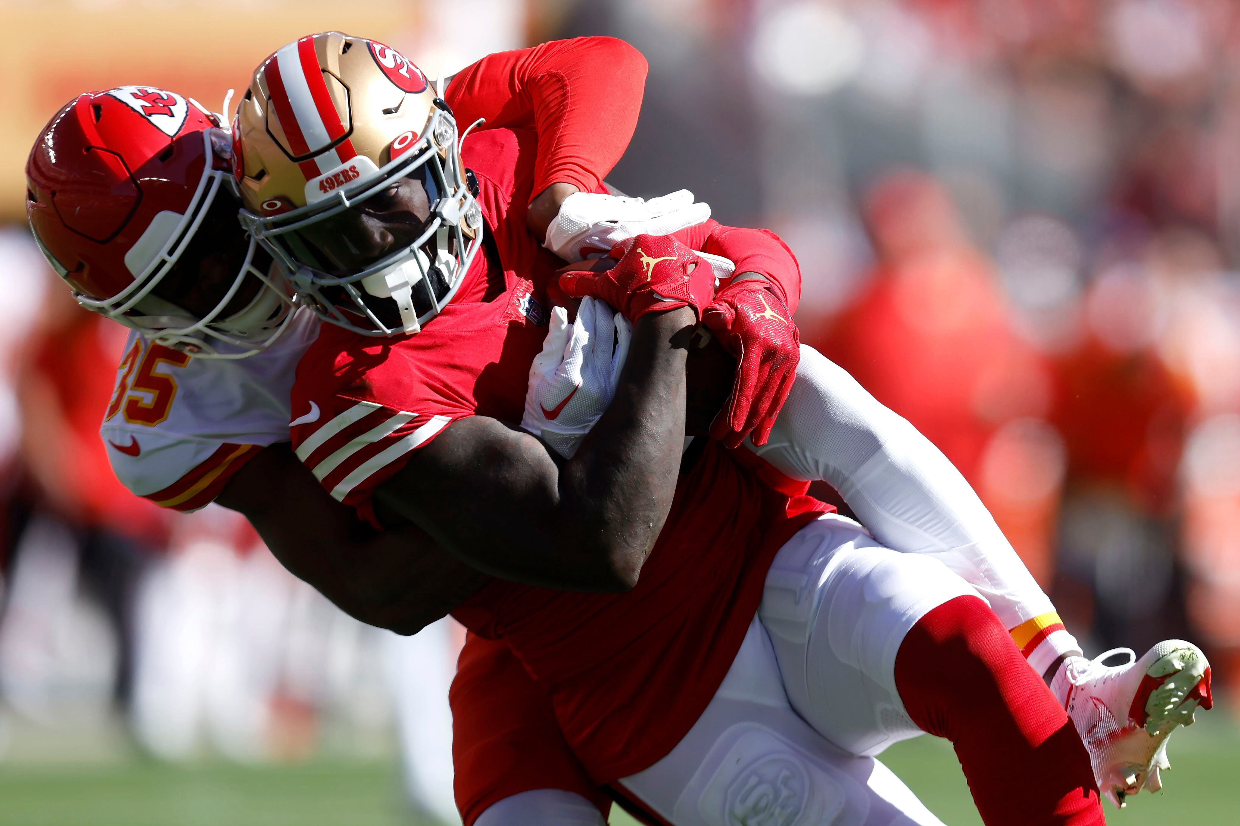 Watch: Deebo Samuel runs over Bears for first 49ers TD of 2022