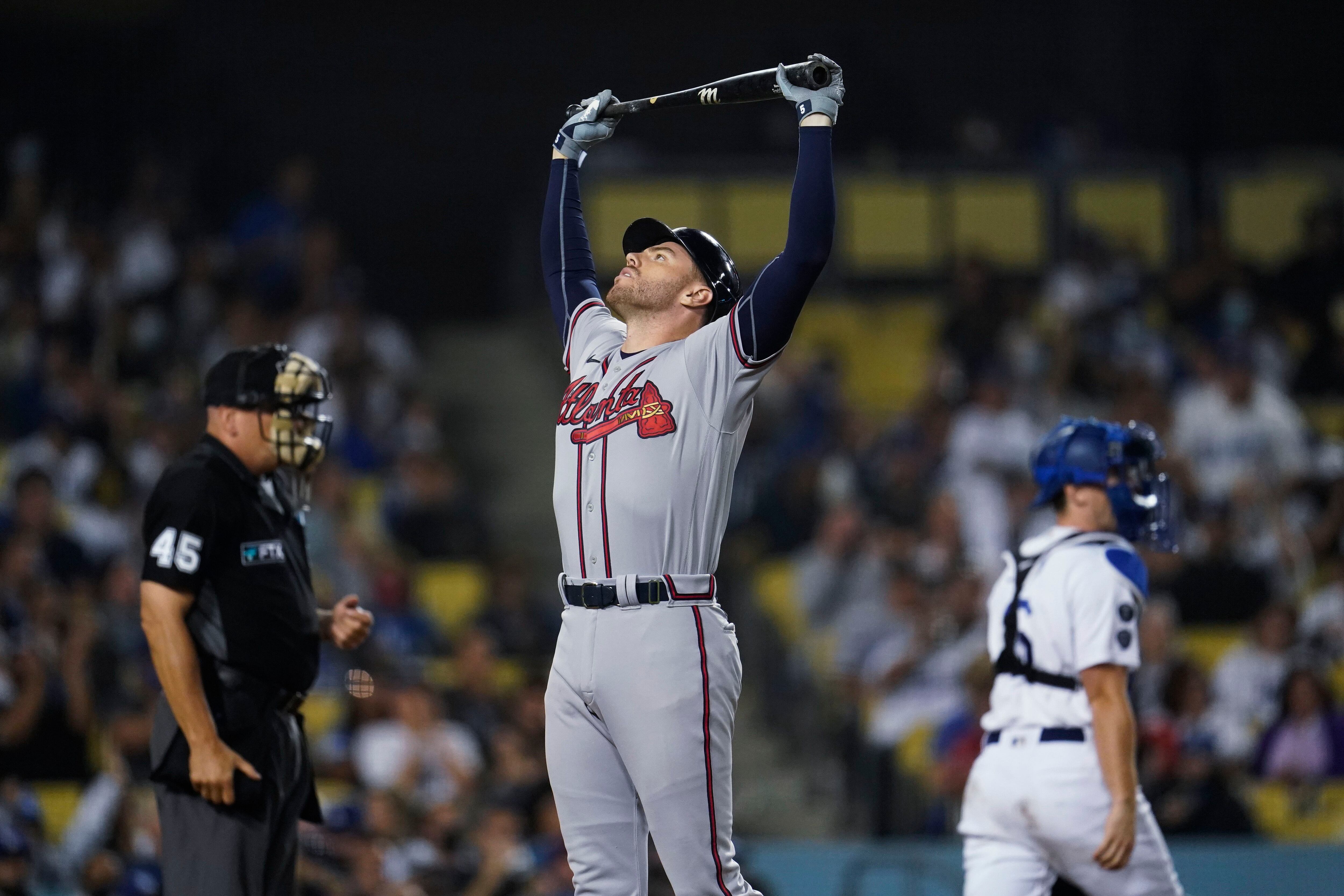 Ozzie Albies' walk-off sac fly lifts Braves over Dodgers