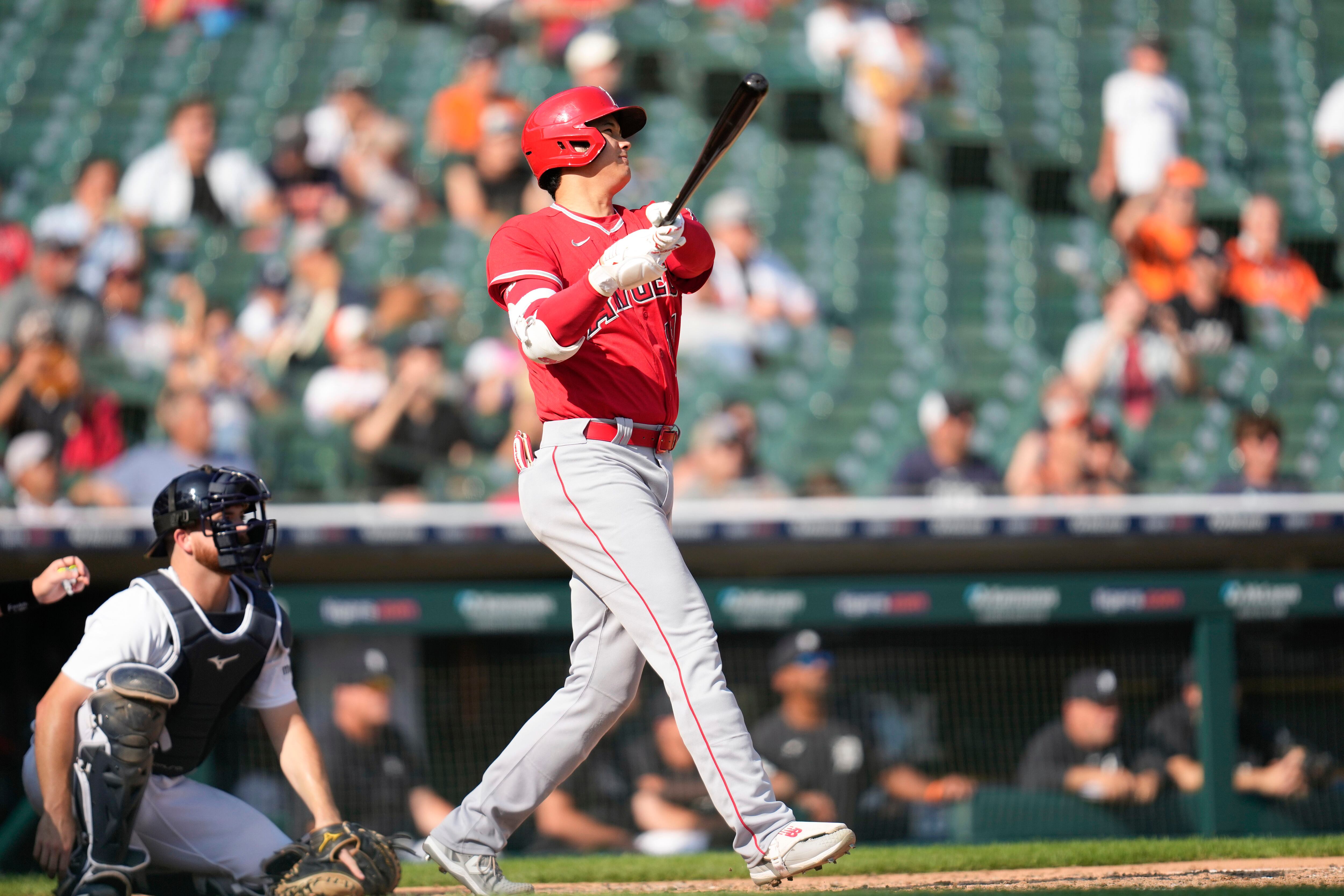 After pitching 9 shutout innings, Shohei Ohtani hits 2 home runs to sweep  Tigers 