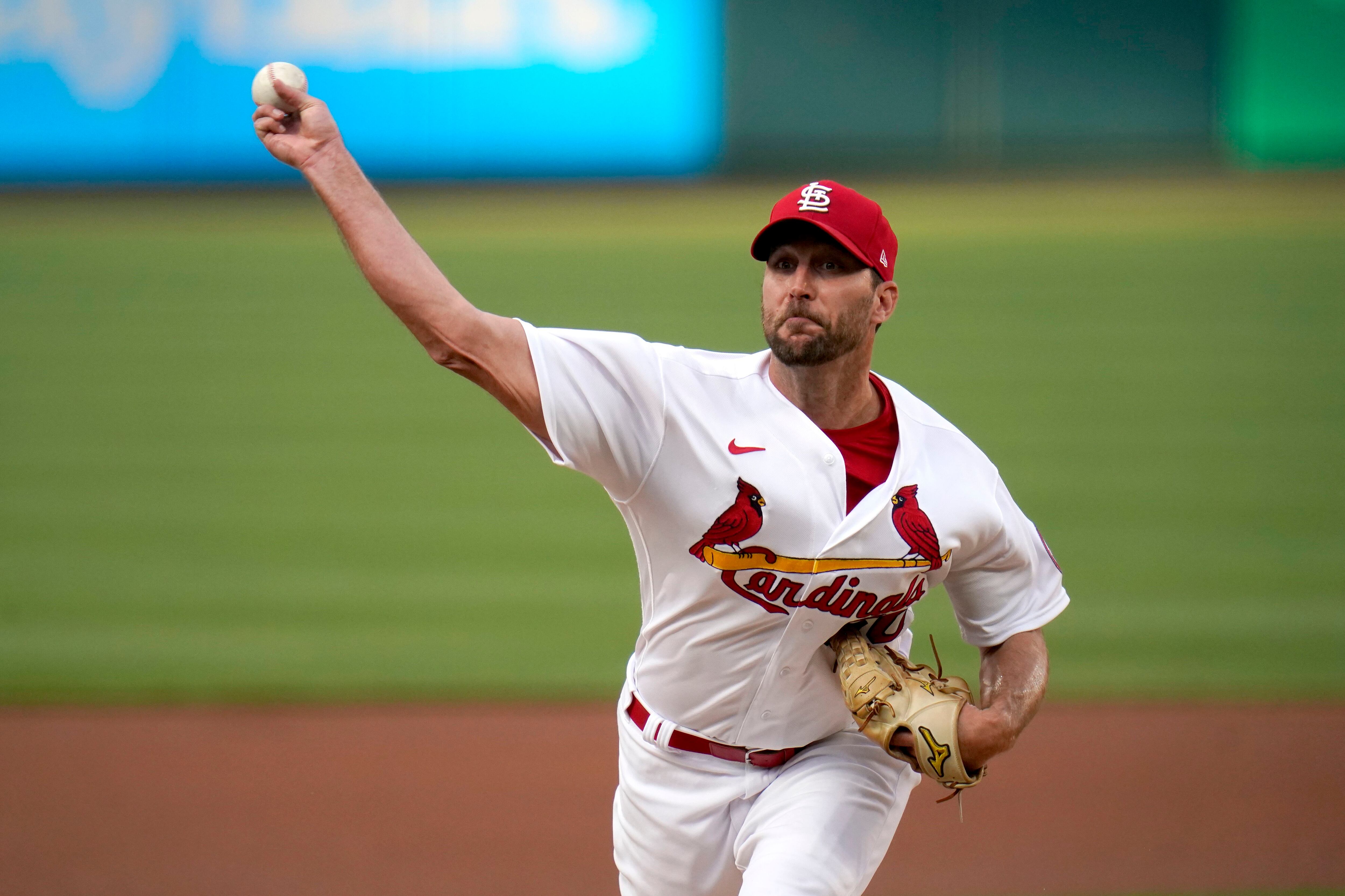 Molina, Wainwright combine for historic day in Cardinals win