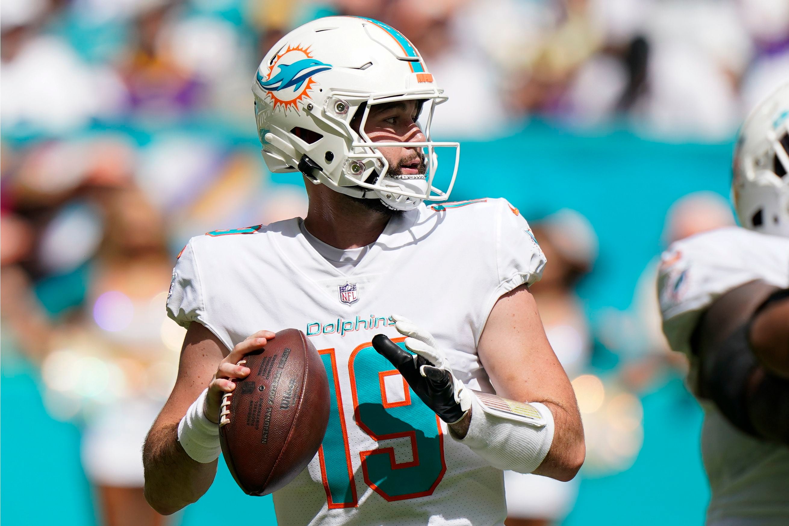 50 Kids Take Halloween Shopping Trip With Miami Dolphins