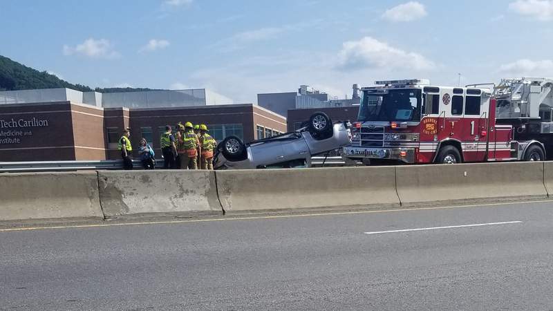 Overturned vehicle on I-581N near Wonju Street causing delays in Roanoke