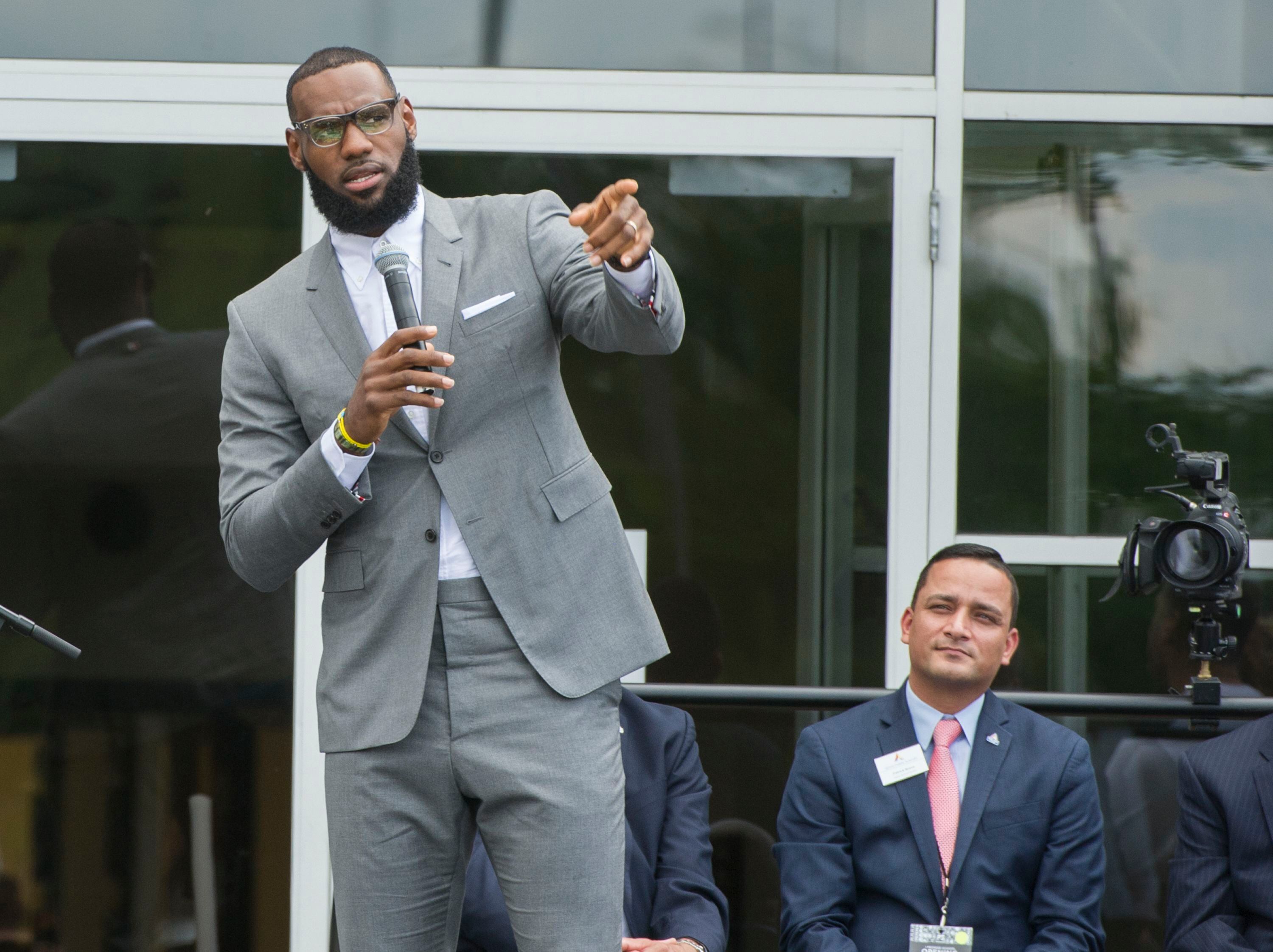 LeBron dedicates basketball court at his school in hometown