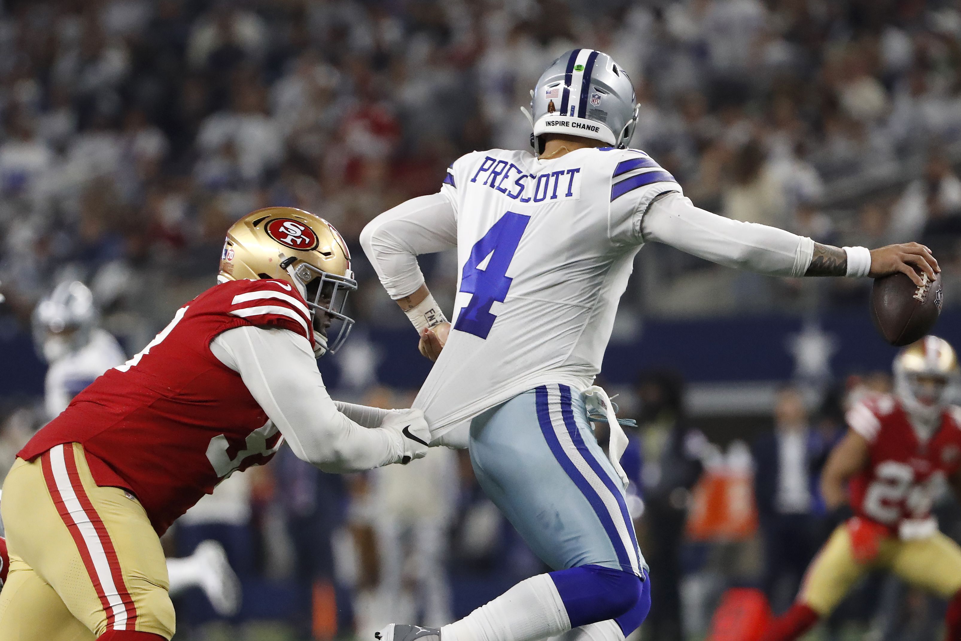 Cowboys misspell Leighton Vander Esch's last name on jersey for 49ers game