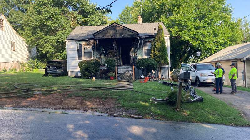 Crews respond to house fire in Northwest Roanoke