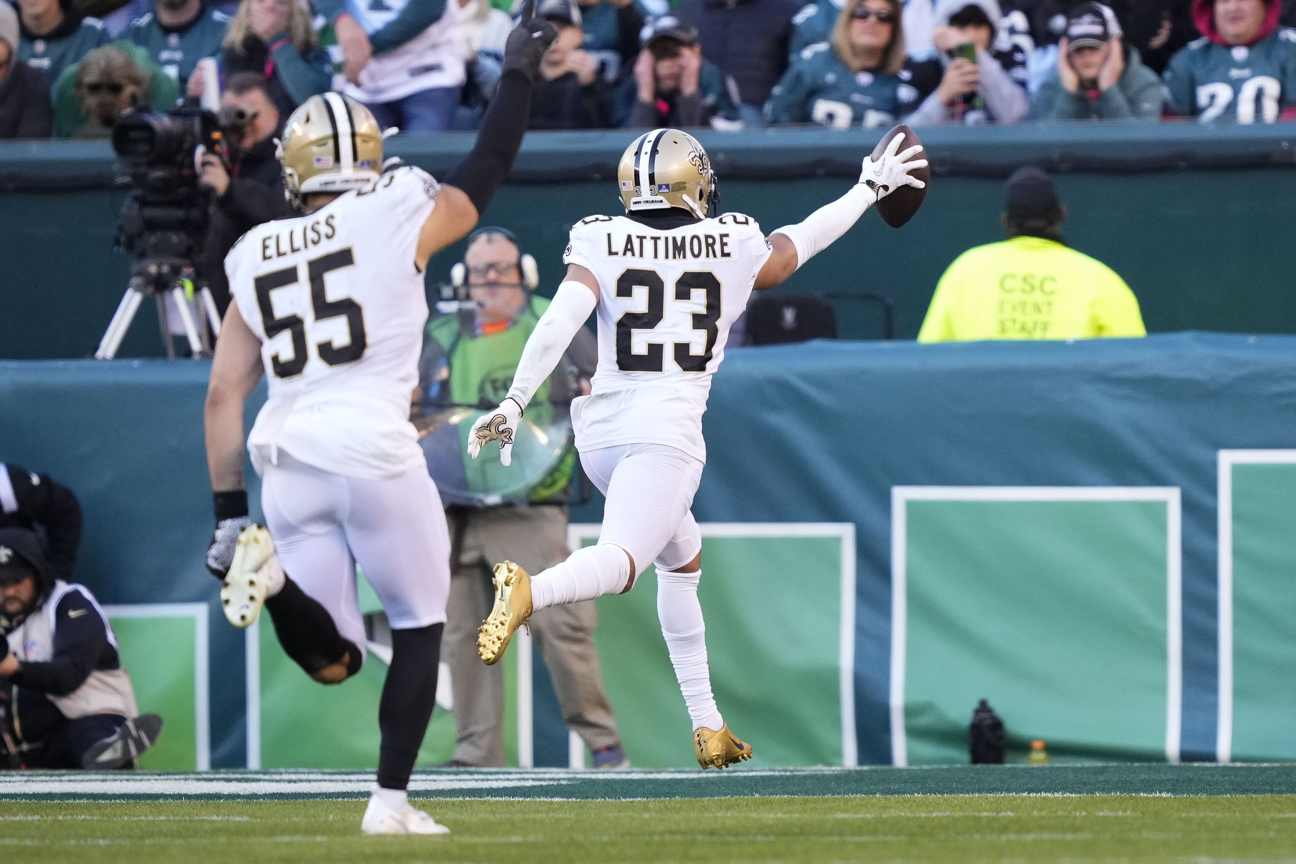 Saints win 20-10 in Philly, deny Eagles top spot in NFC