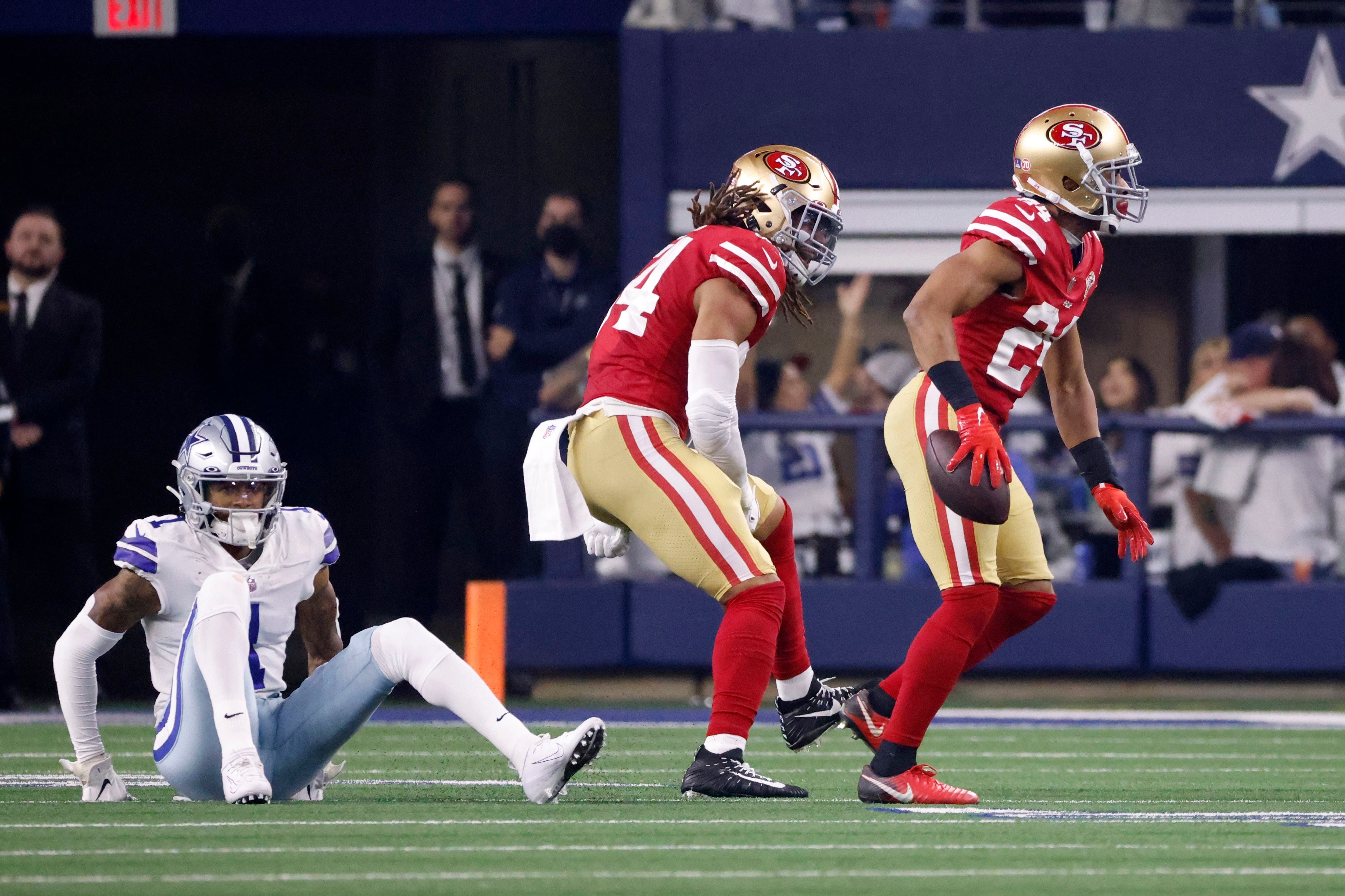 Leighton Vander Esch's jersey vs. Niners was misspelled