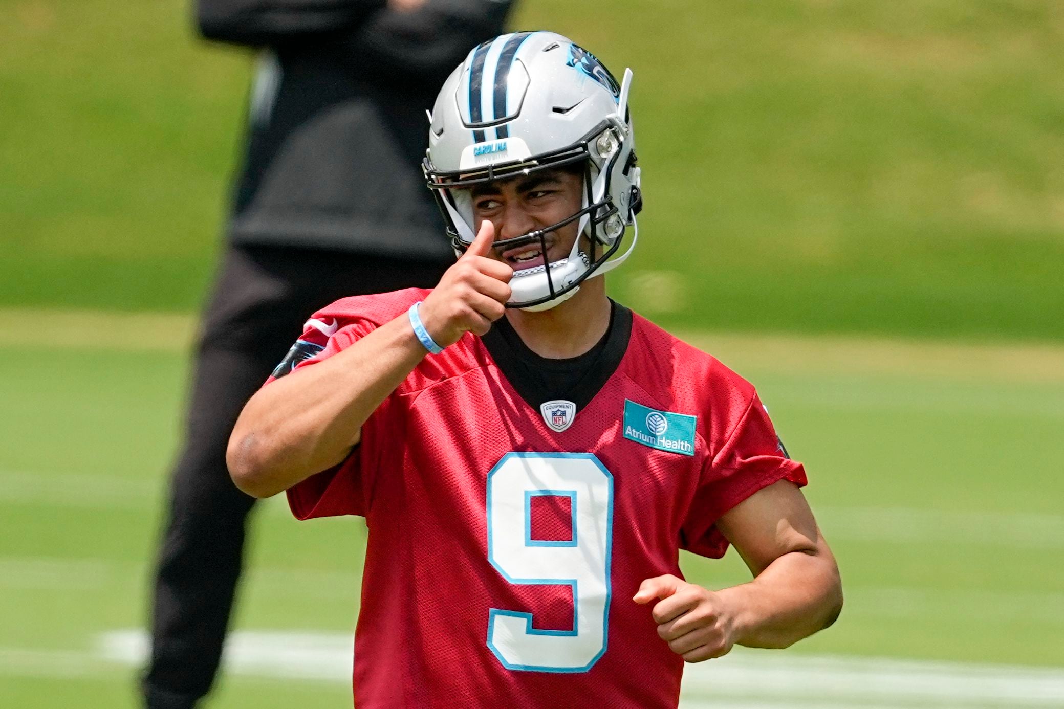 Panthers QB Bryce Young impresses, shows 'complete command' in first NFL  practice