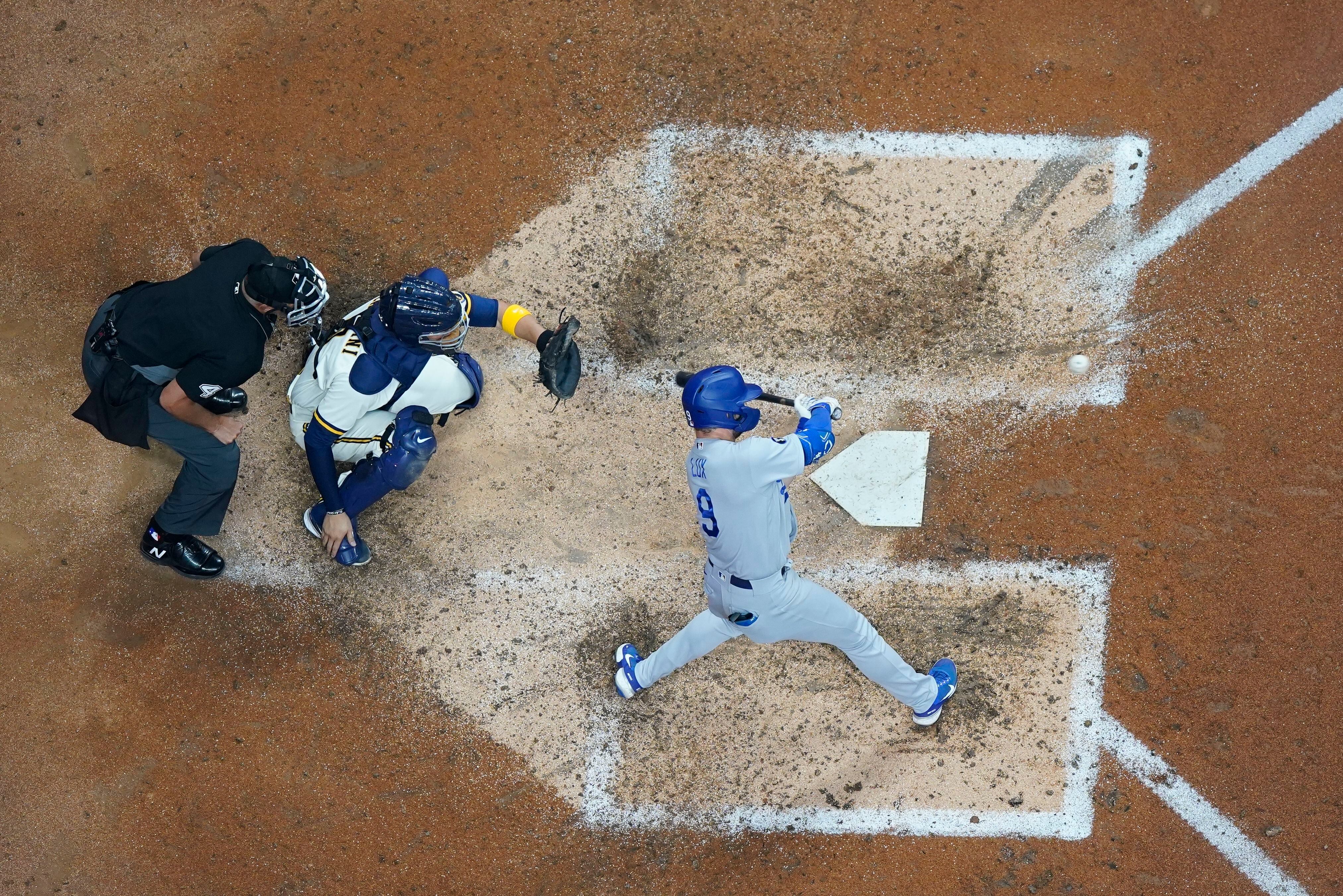 Urías, Dodgers blank Brewers 4-0, continue 2nd-half surge