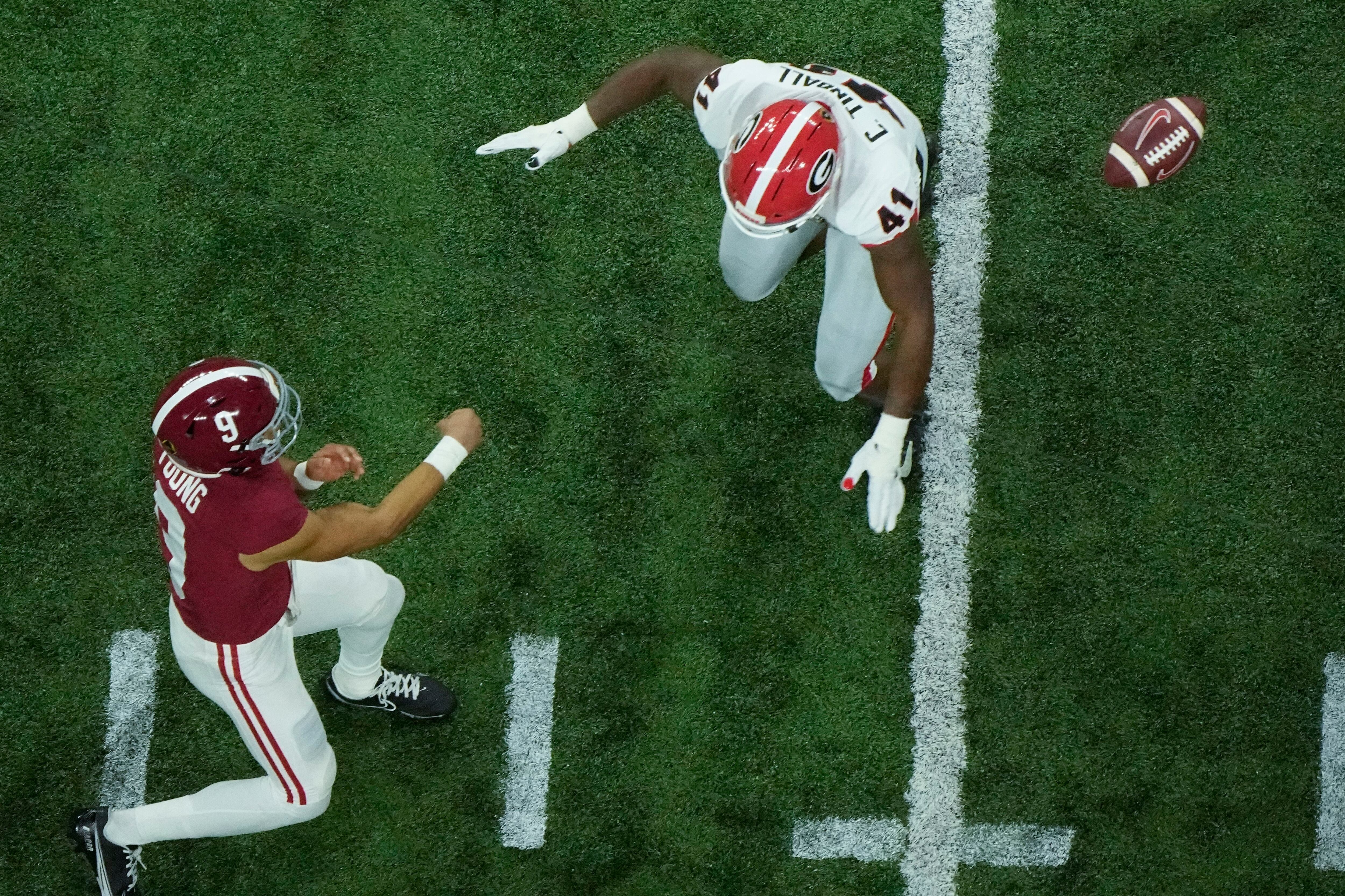 Georgia's Kelee Ringo returns an interception for a touchdown