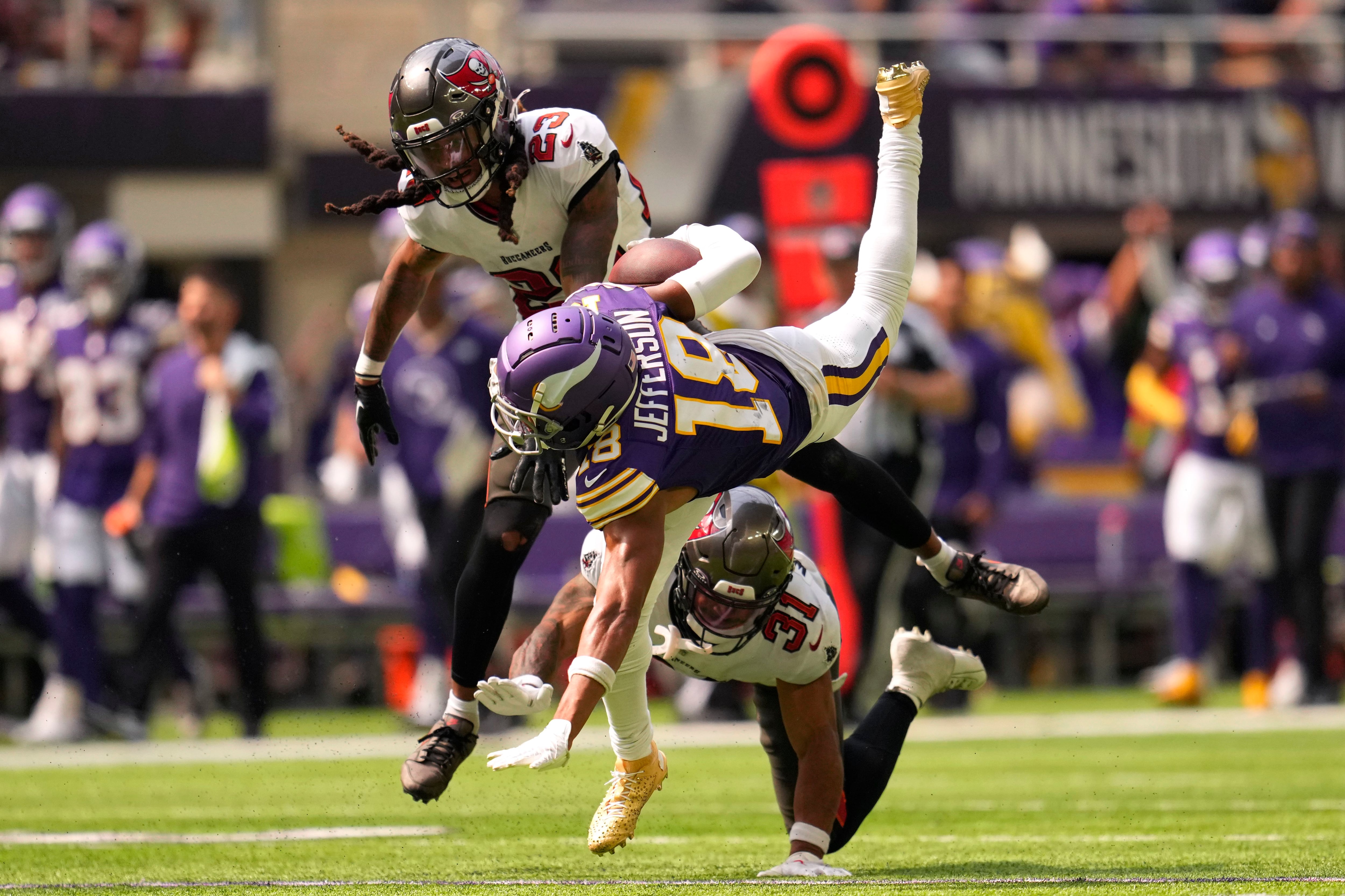 Buccaneers top Vikings 20-17 in home opener, as Baker Mayfield