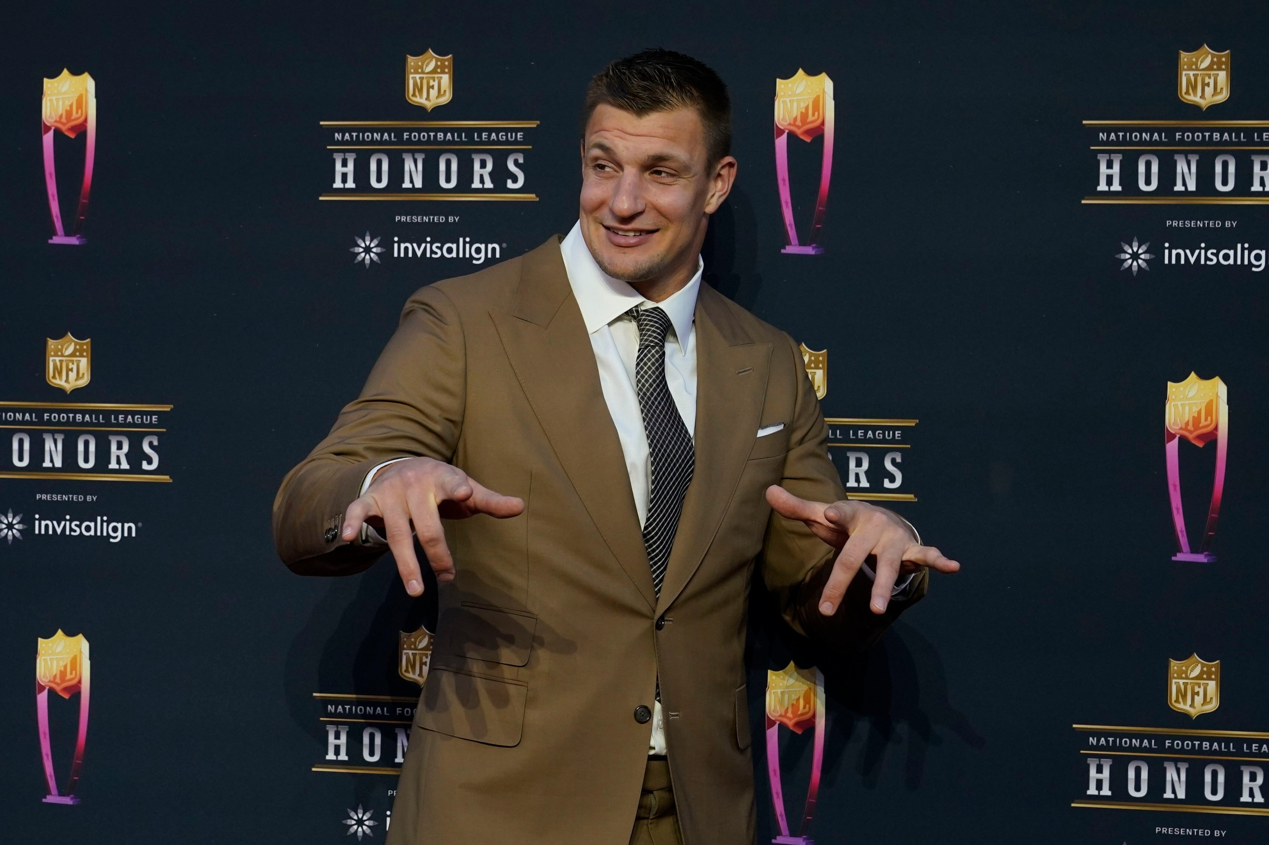 Media Grills Rob Gronkowski on FanDuel Super Bowl Kick