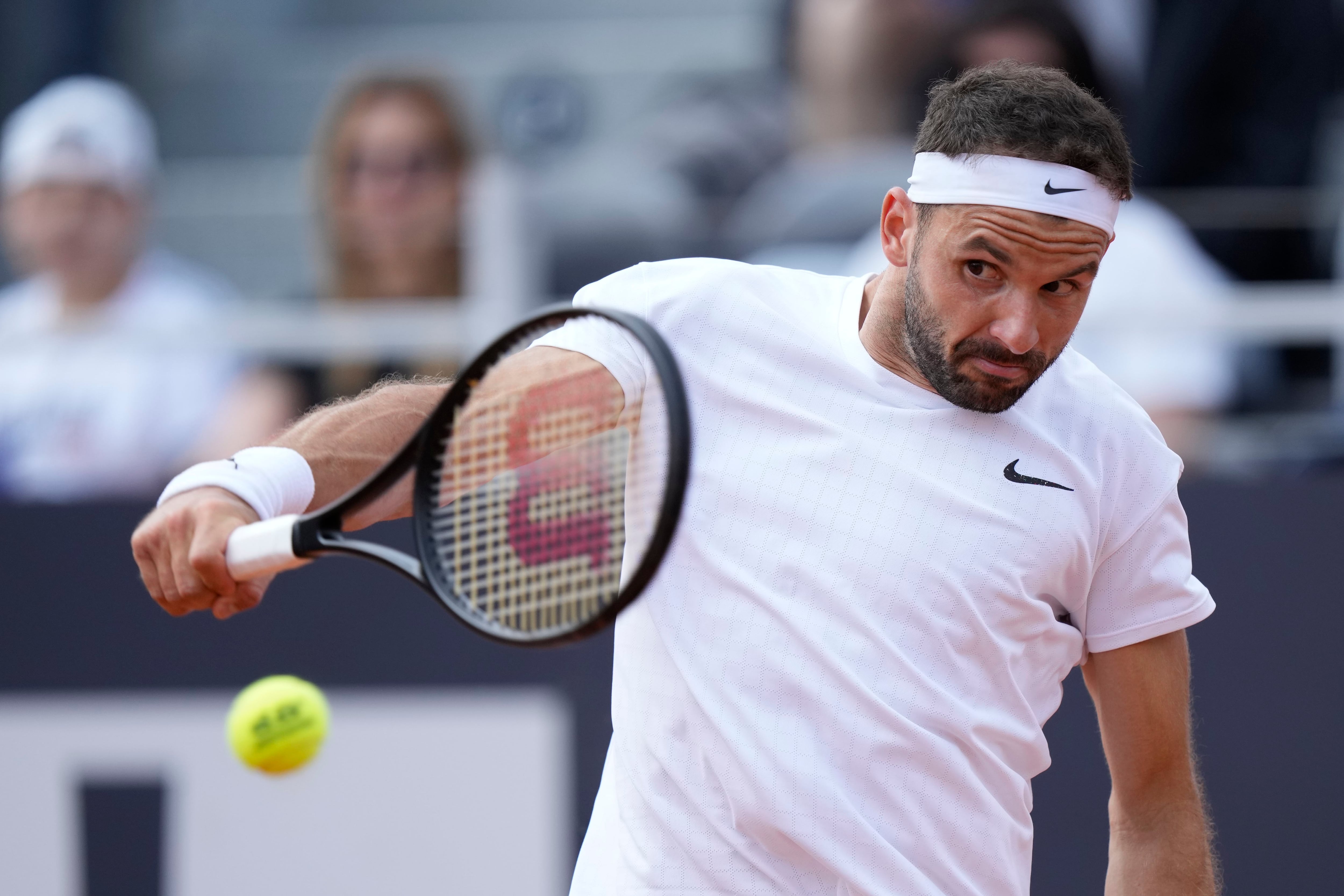 Djokovic tested by Etcheverry in Italian Open win; Swiatek cruises