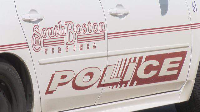 Gunman robs South Boston convenience store and customer inside: police