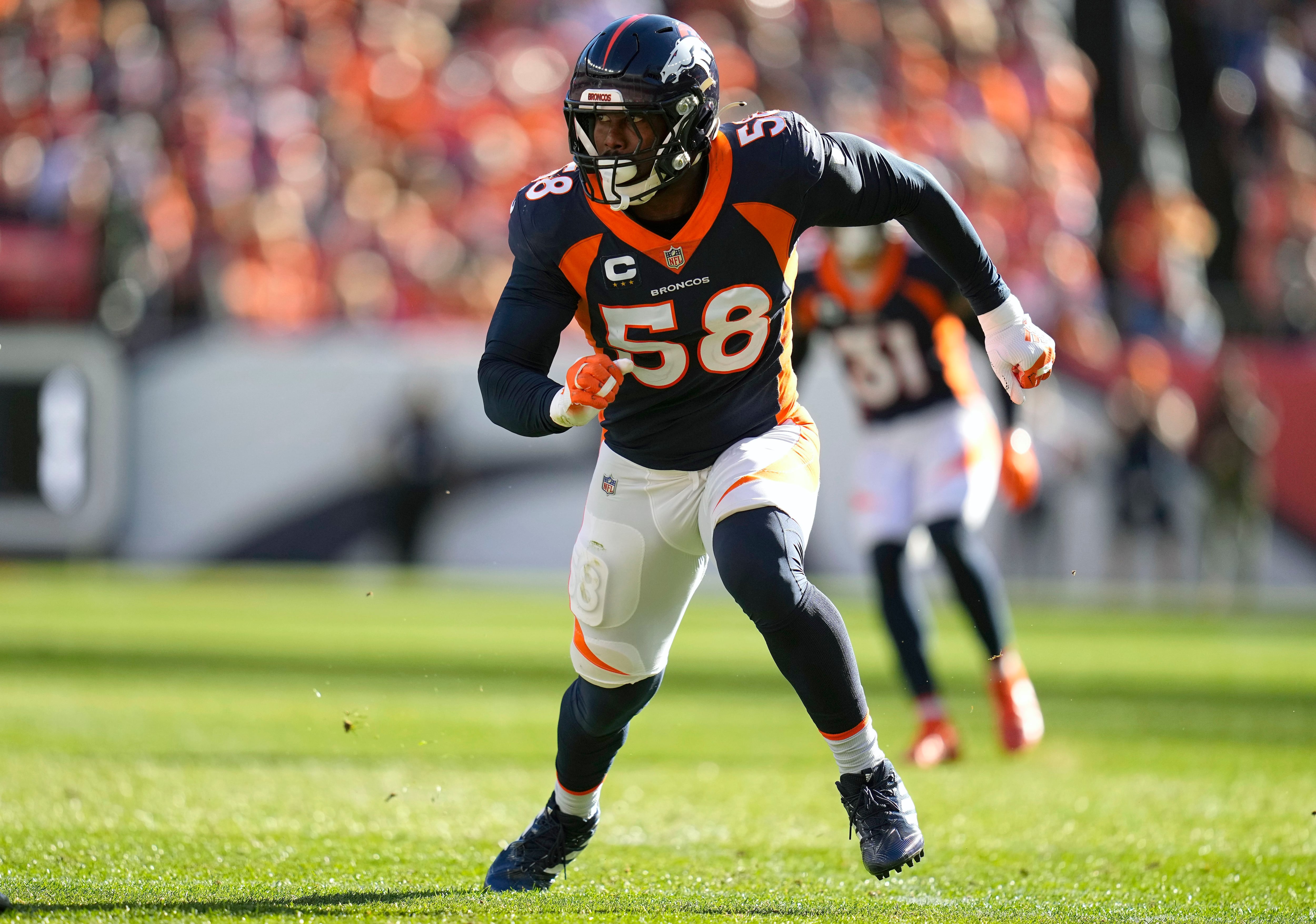 Von Miller, Broncos LB, had top-selling jersey among NFL defenders